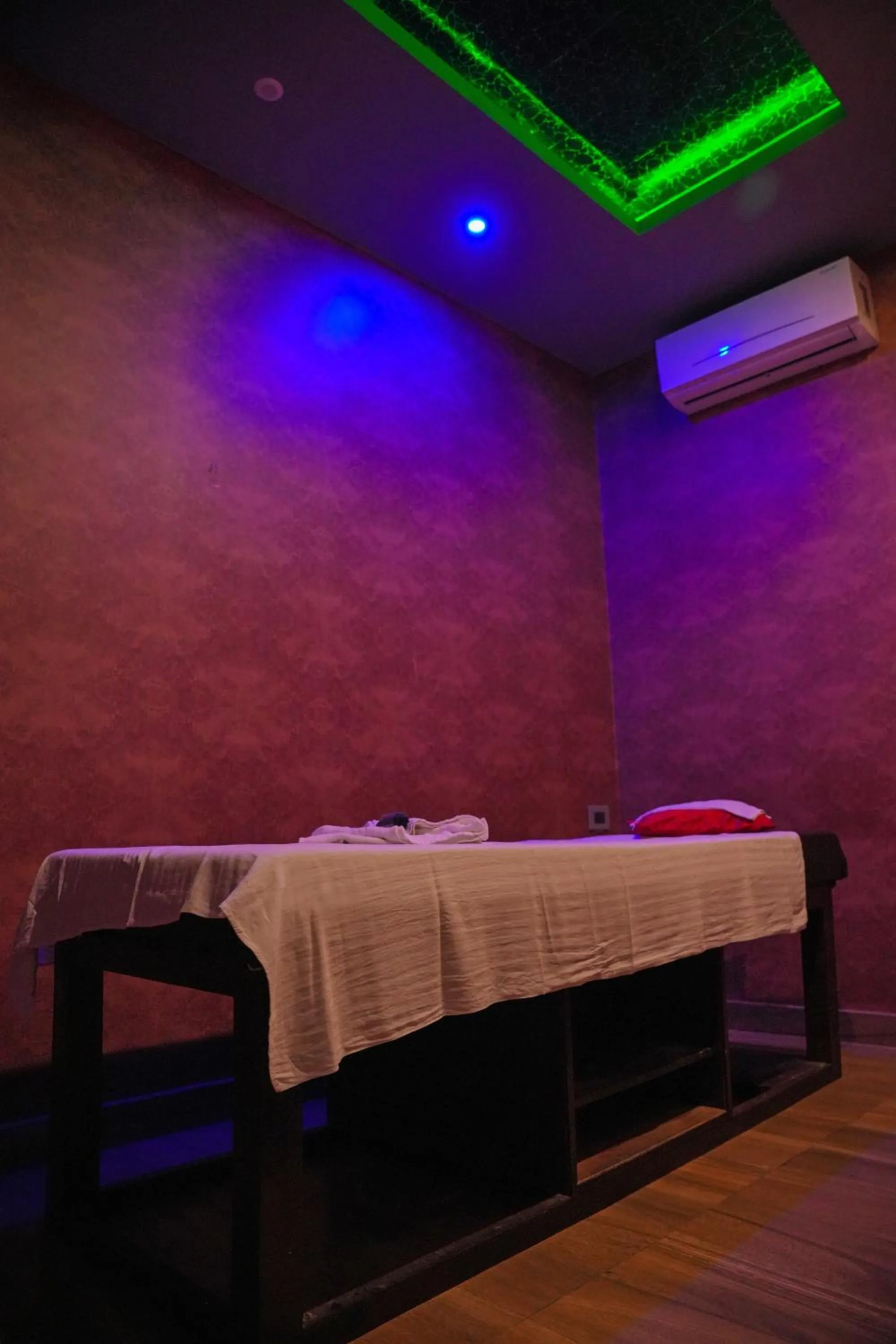 Spa and wellness centre/facilities in Nansc Hotel