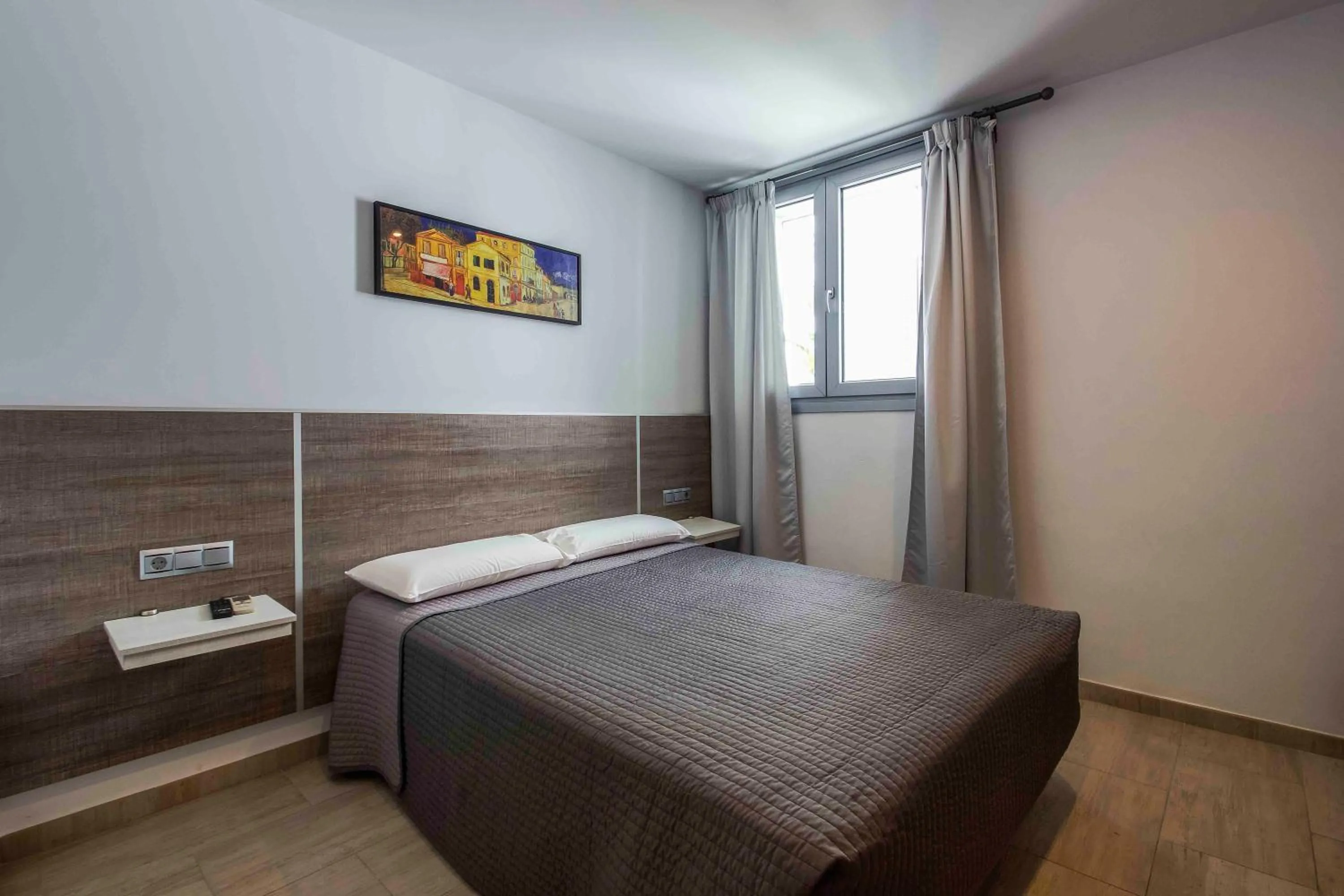 Bedroom, Bed in Hostal Campito