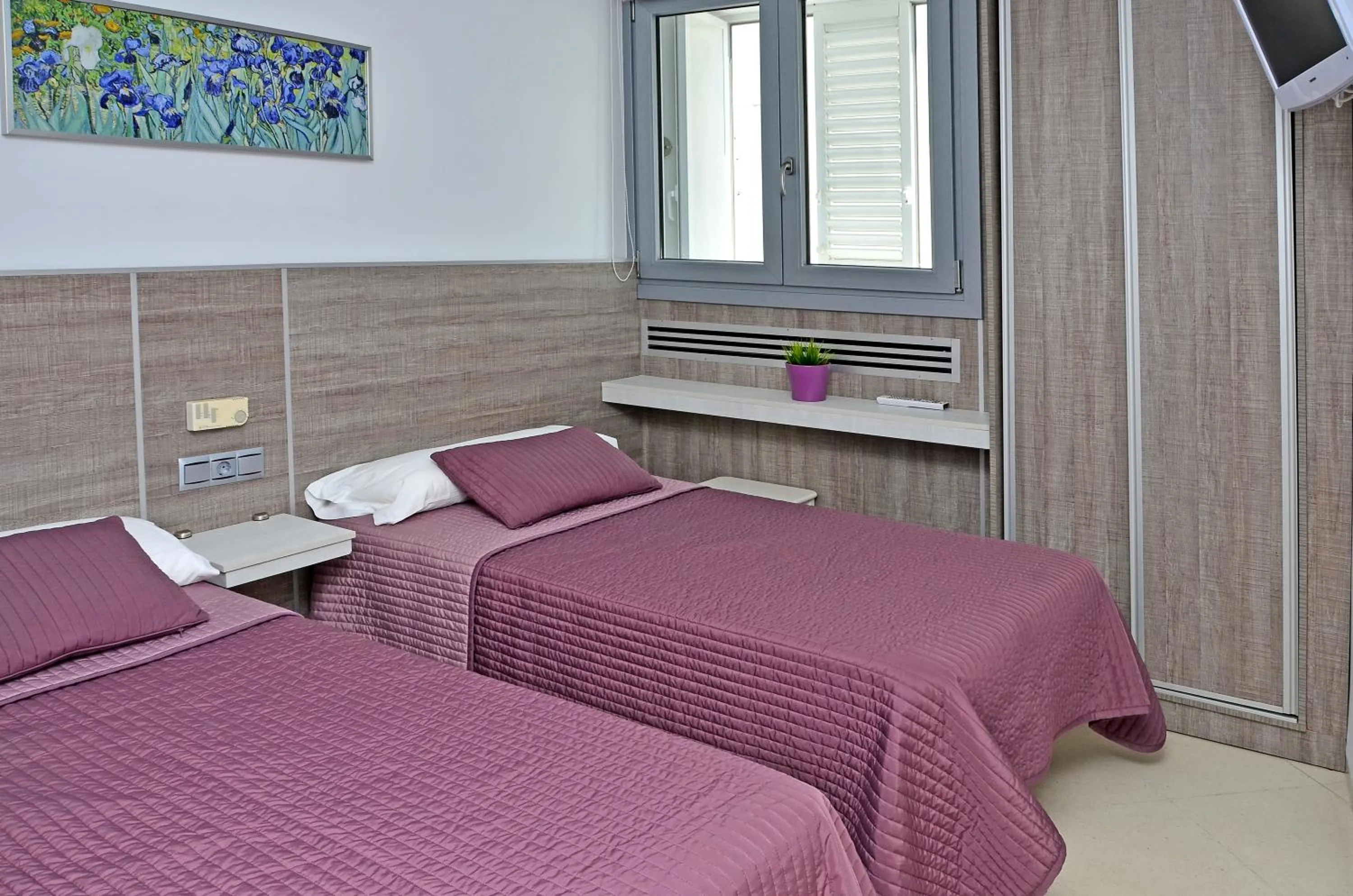 Photo of the whole room, Bed in Hostal Campito