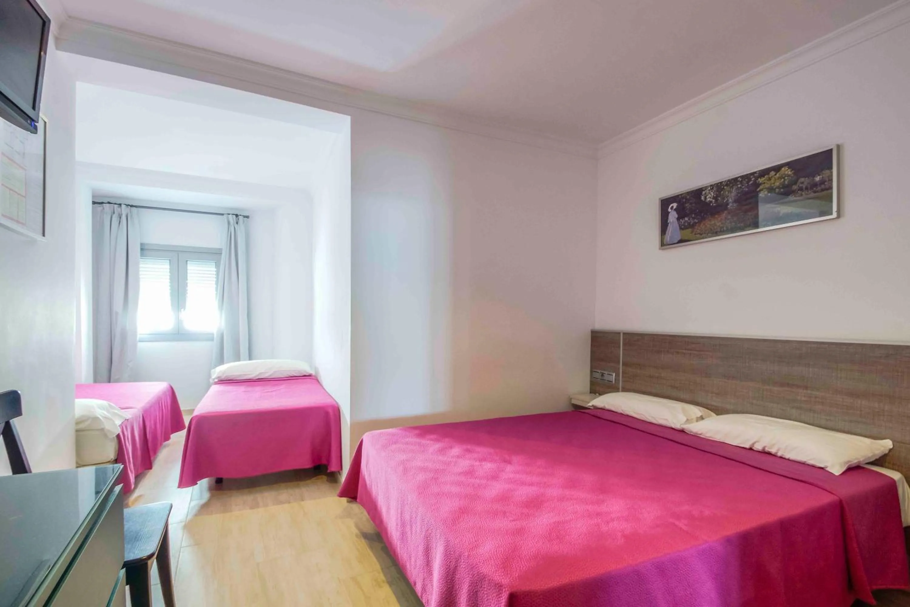 Bedroom, Bed in Hostal Campito