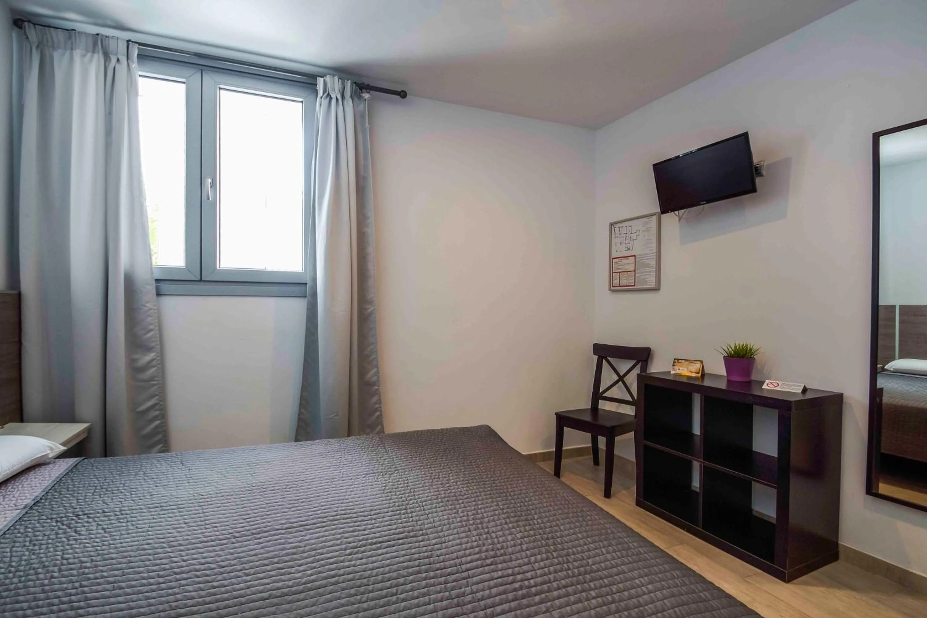 Bedroom, Bed in Hostal Campito