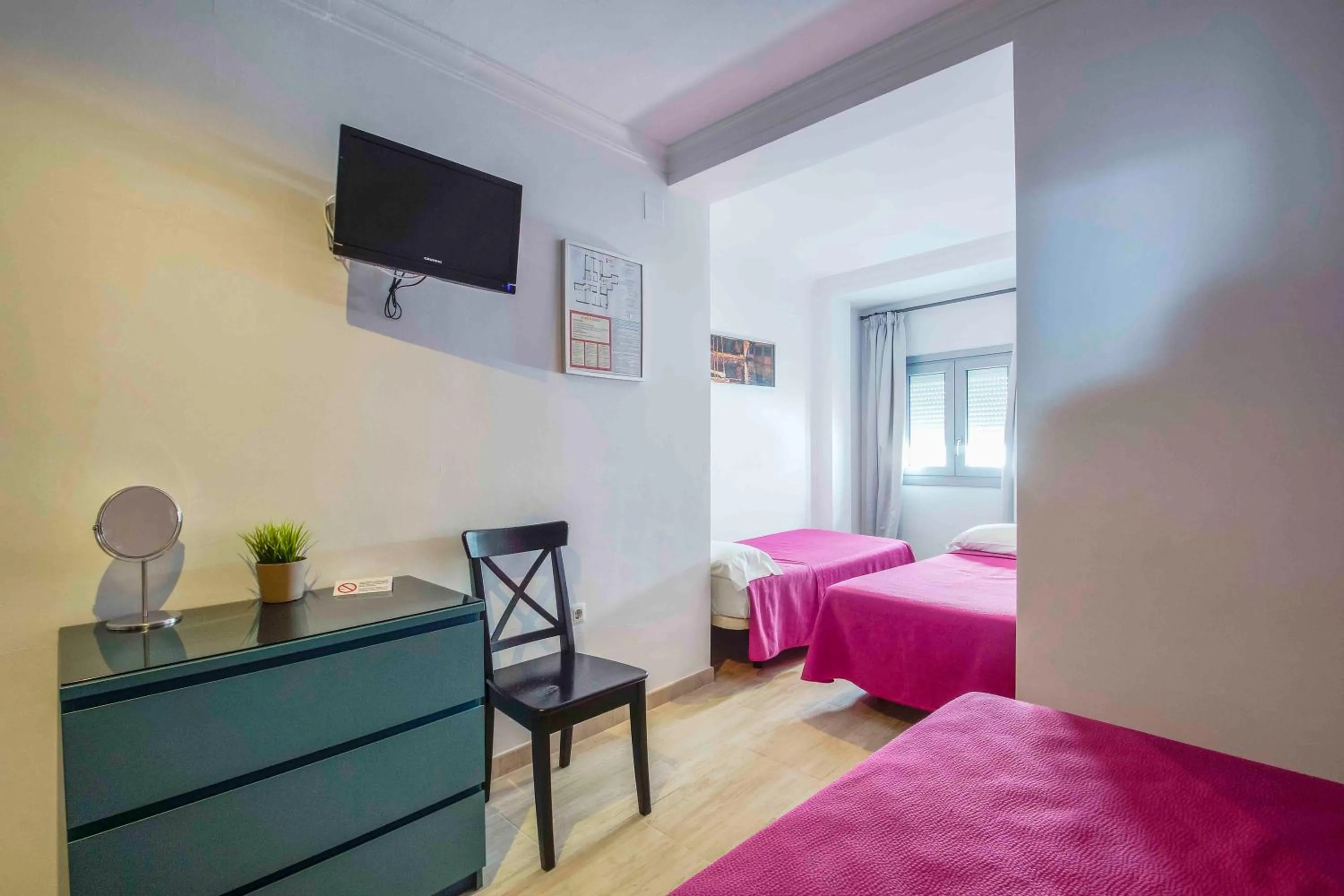 Bedroom, Bed in Hostal Campito