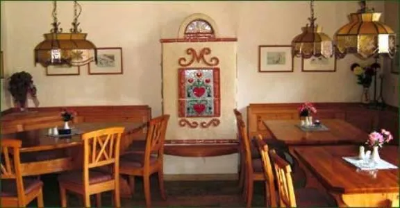 Restaurant/places to eat in Hotel-Restaurant Moser Pöchlarn