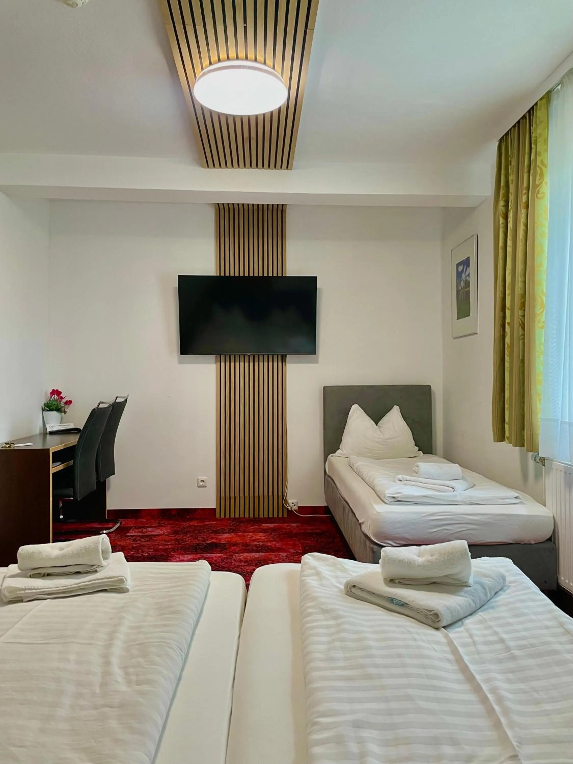 Bed in Hotel-Restaurant Moser Pöchlarn