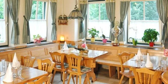 Restaurant/places to eat in Hotel-Restaurant Moser Pöchlarn