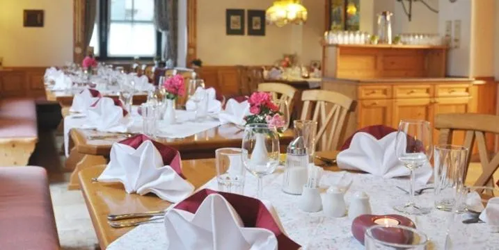 Restaurant/places to eat in Hotel-Restaurant Moser Pöchlarn