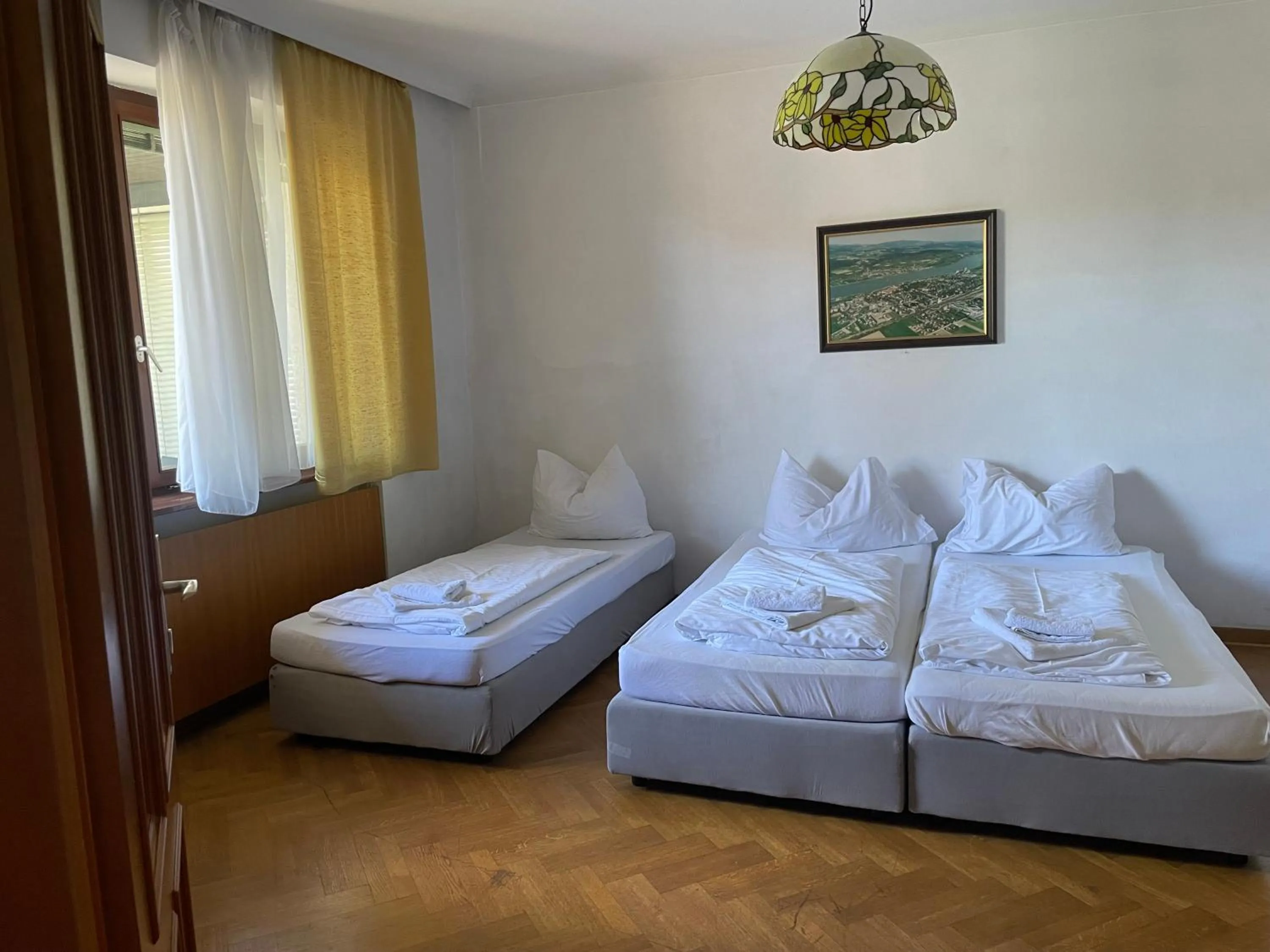 Bed in Hotel-Restaurant Moser Pöchlarn