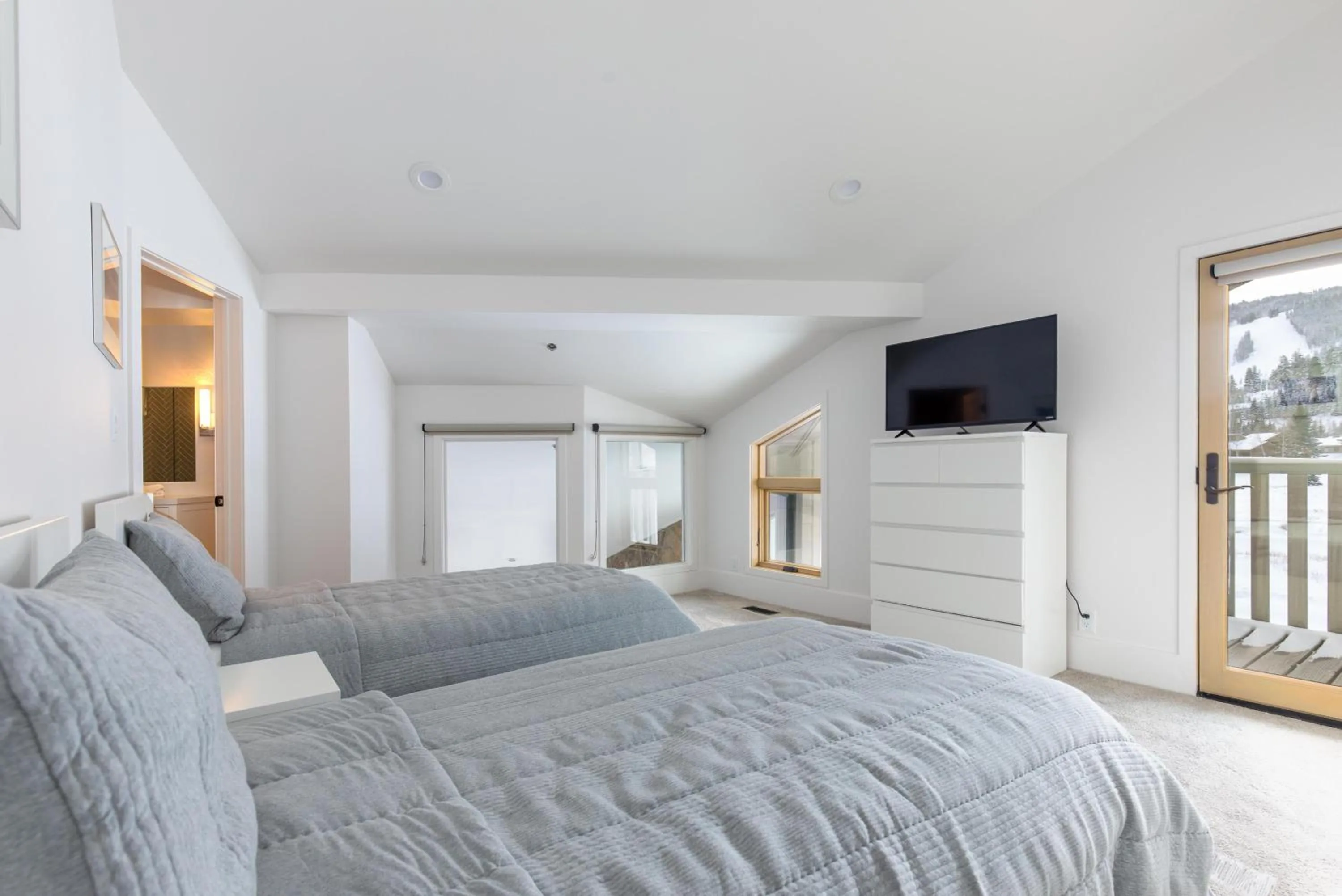 Bed in Fawngrove #1616