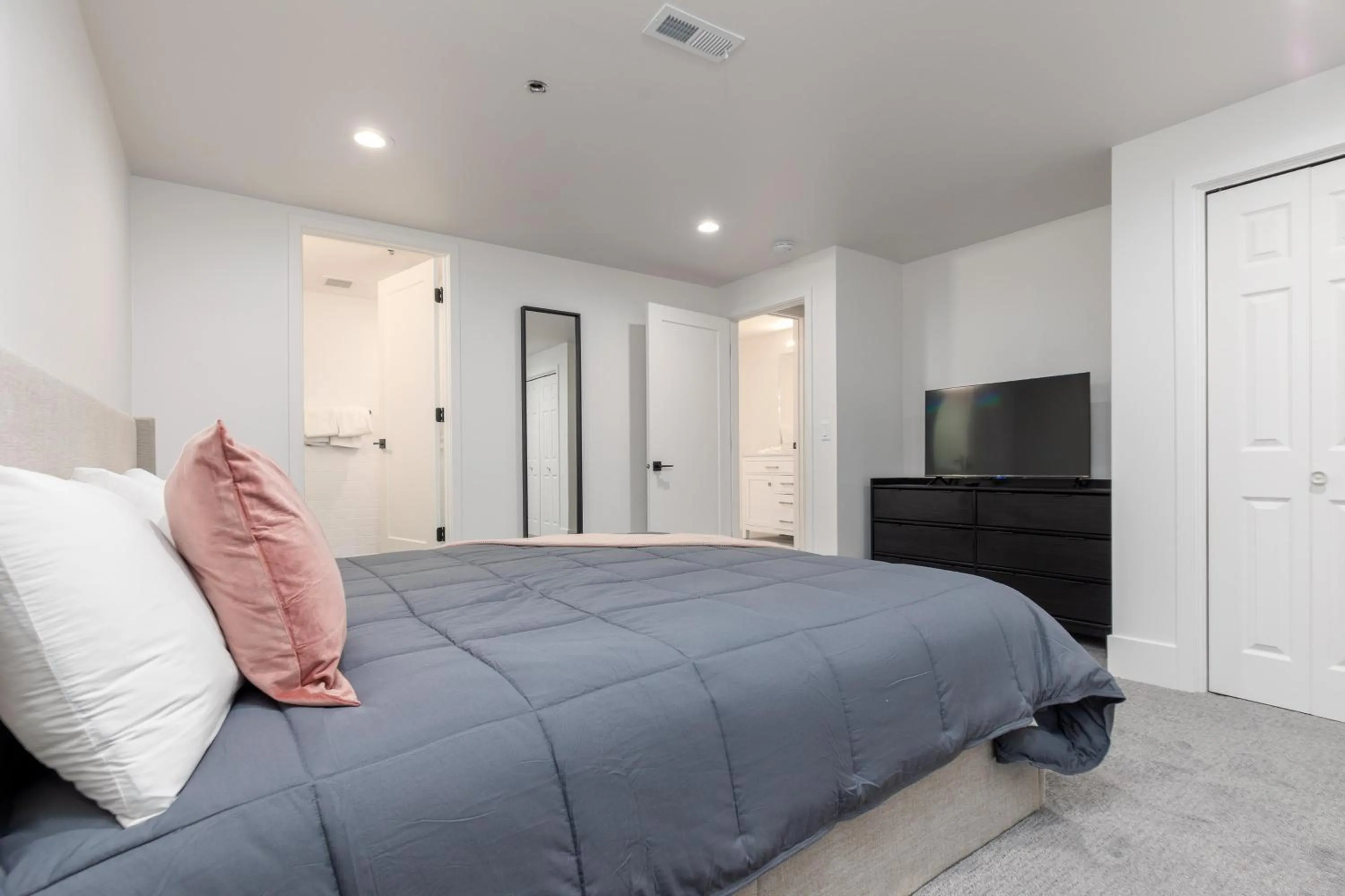 Bed in Fawngrove #1616