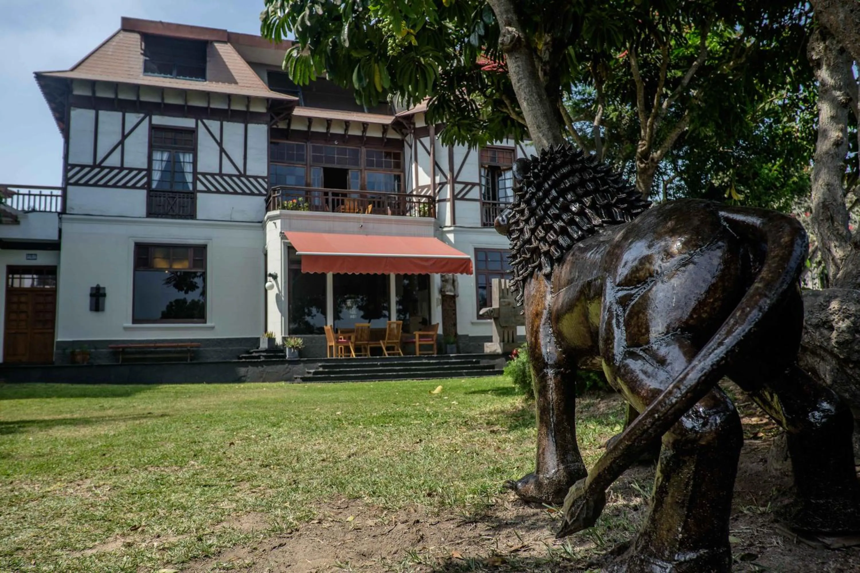 Property building in Second Home Peru