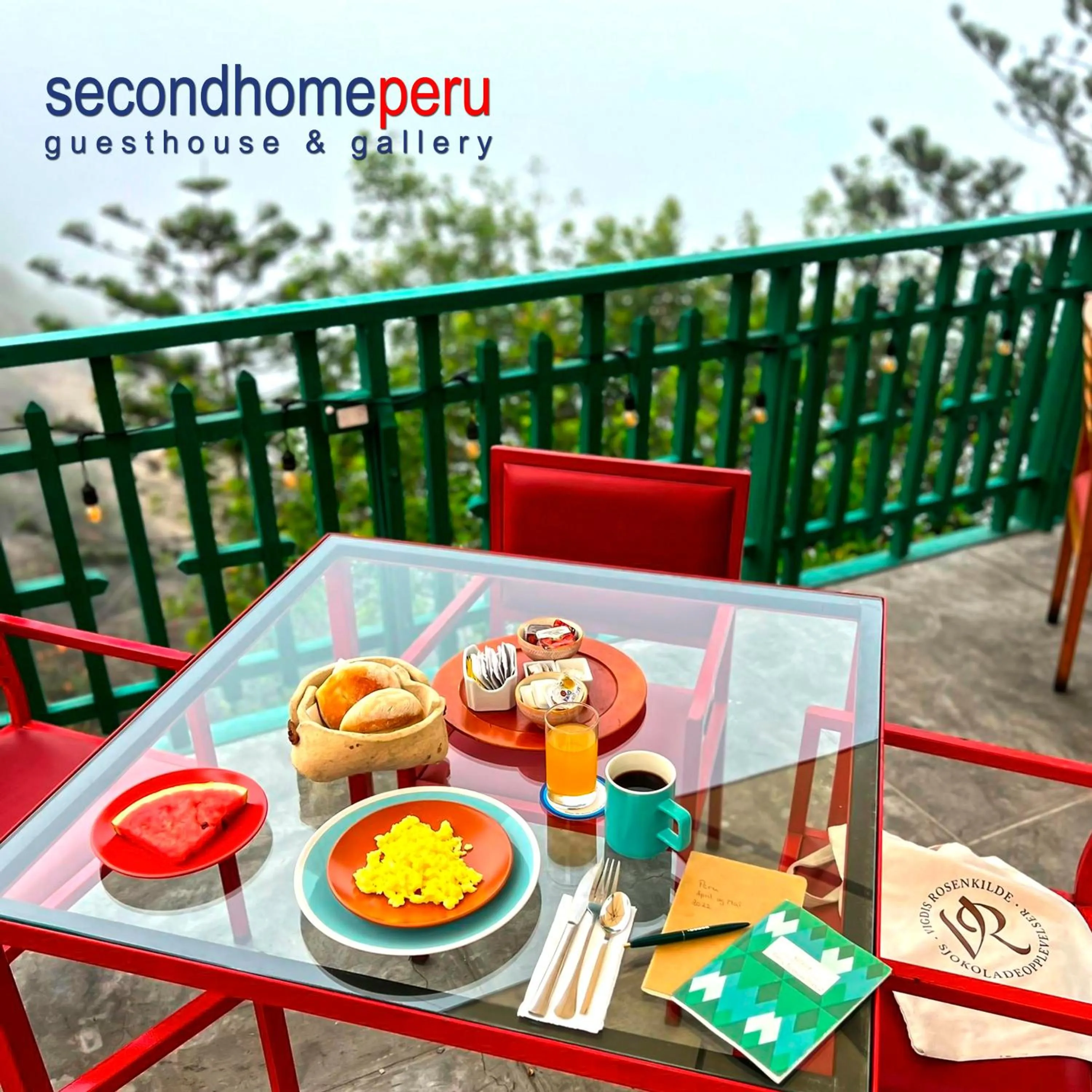 Food and drinks in Second Home Peru