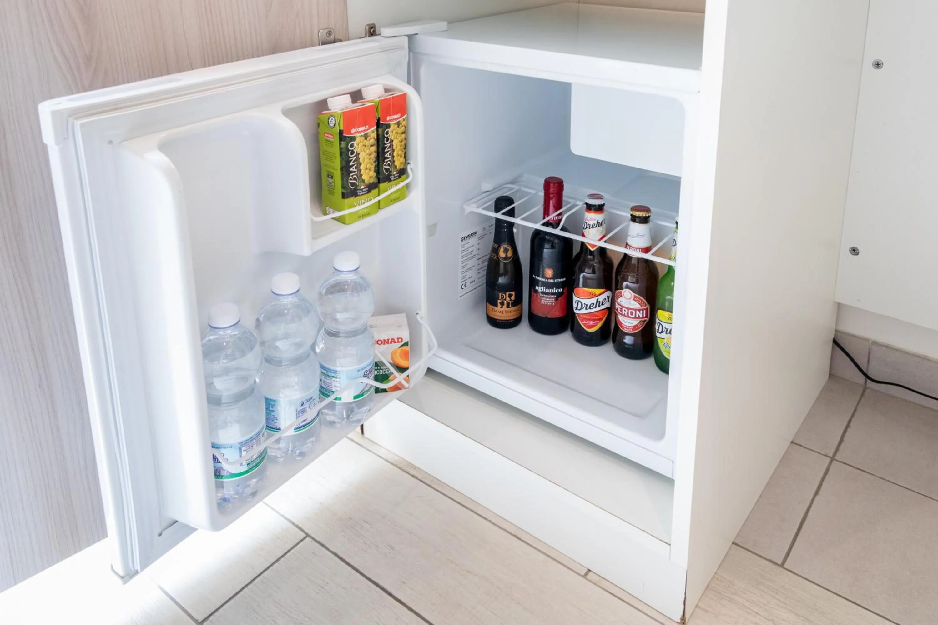 Drinks in New Gallery