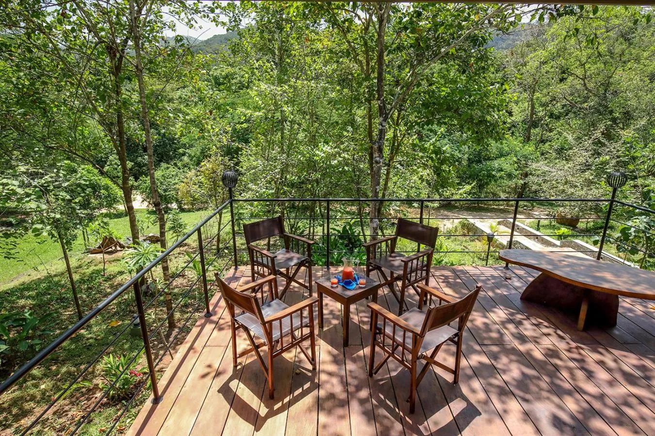 Restaurant/places to eat in Flamboyant Villas