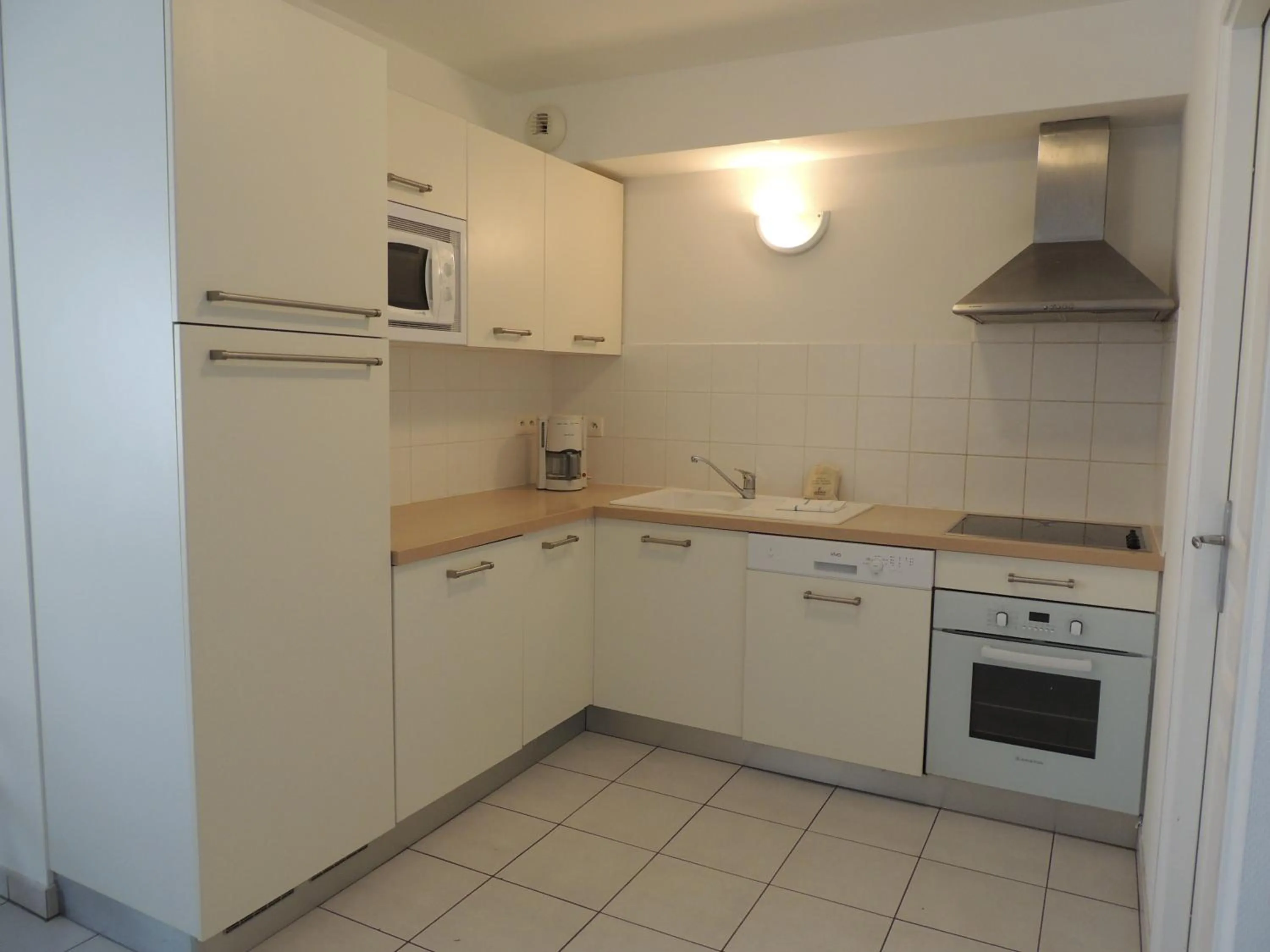 Kitchen or kitchenette in Lagrange Vacances - Villa d'Este