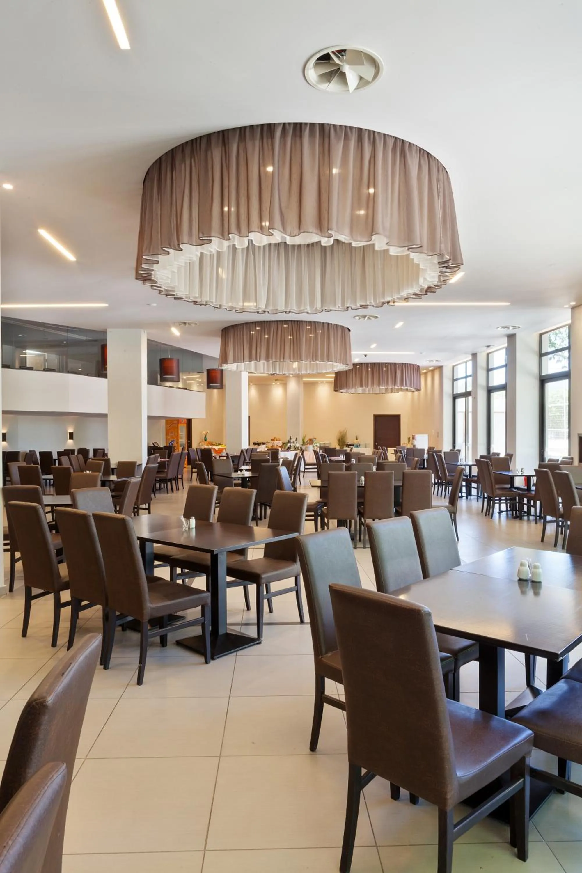 Restaurant/places to eat in Long Beach Hotel & Resort