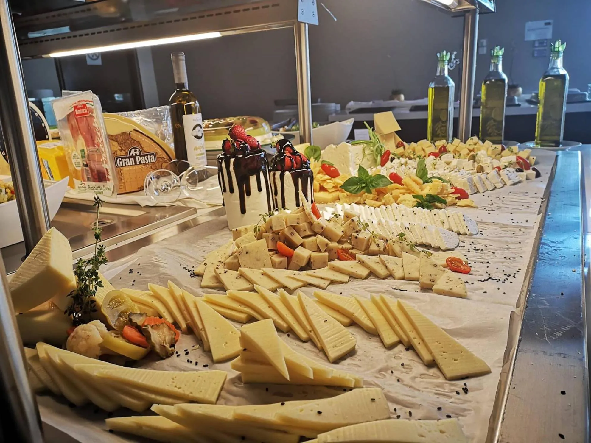 Buffet breakfast in Long Beach Hotel & Resort