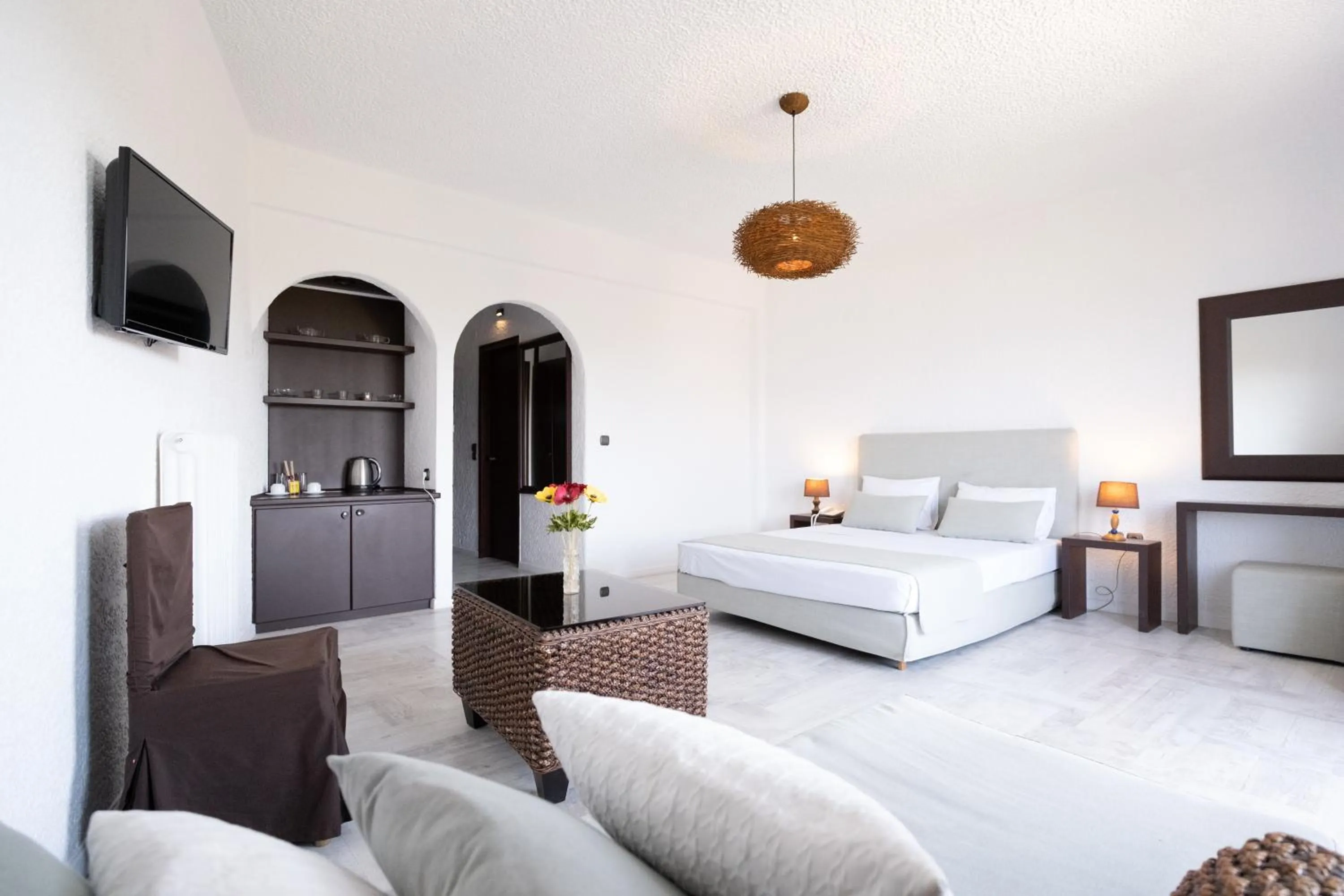 Bed in Long Beach Hotel & Resort