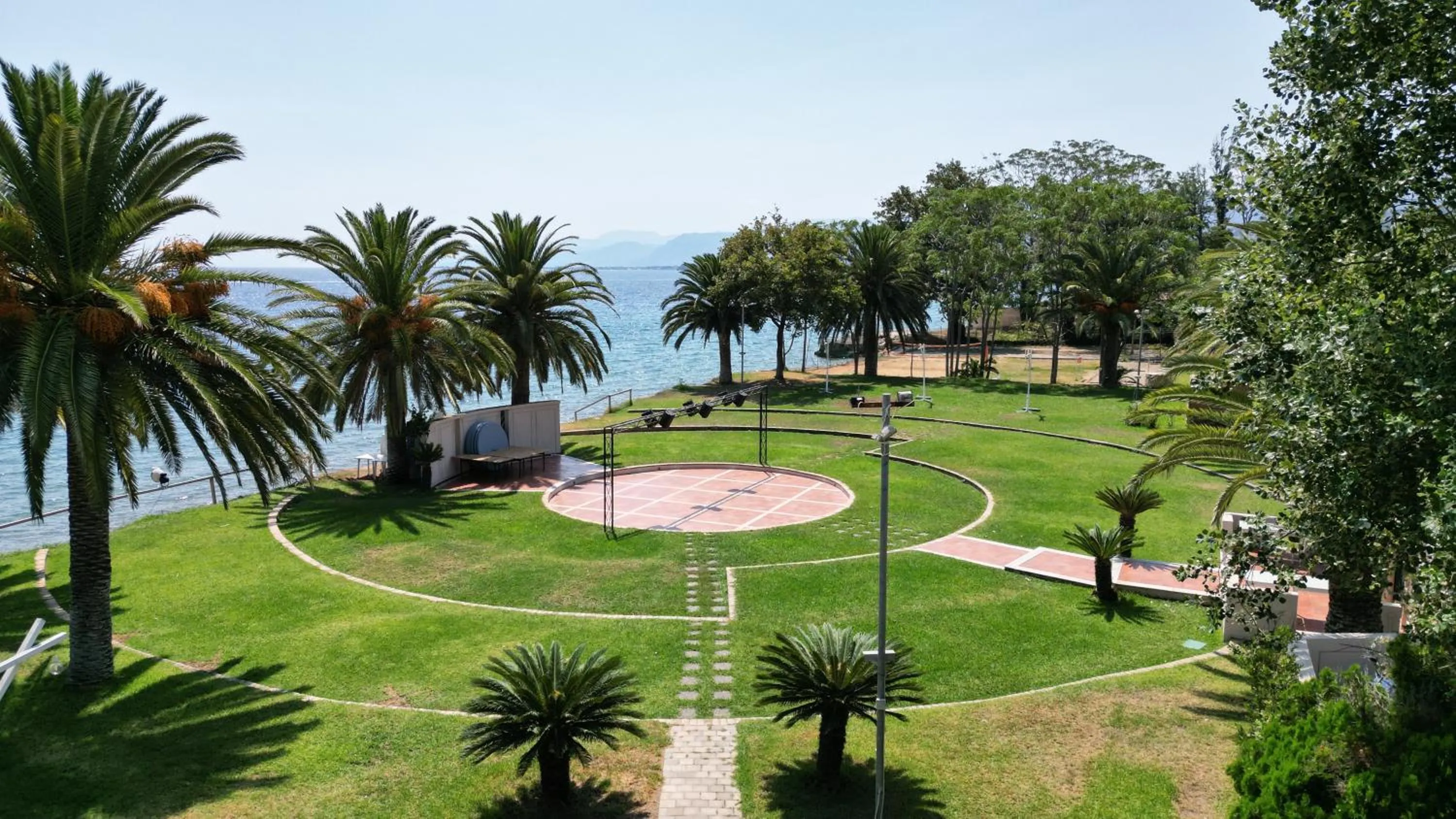 Long Beach Hotel & Resort