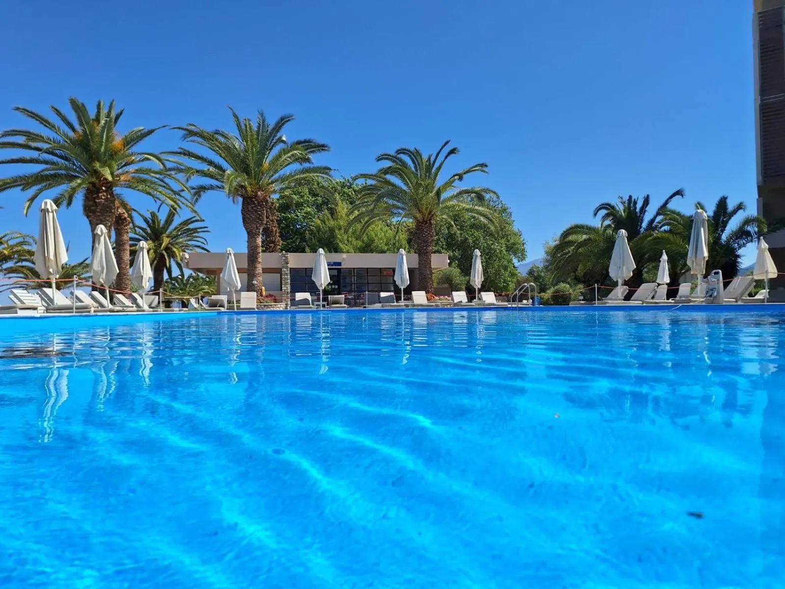 Swimming pool in Long Beach Hotel & Resort