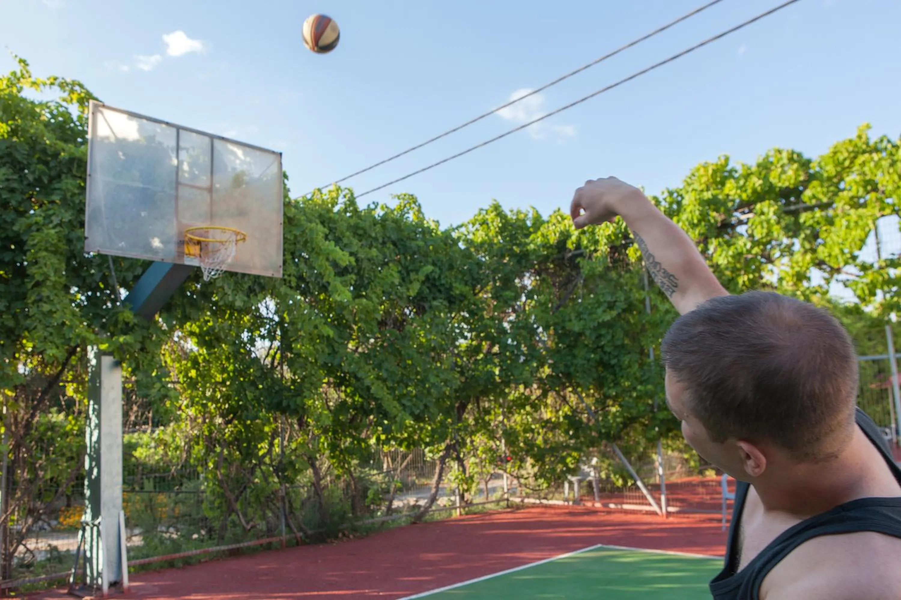 Tennis court in Long Beach Hotel & Resort