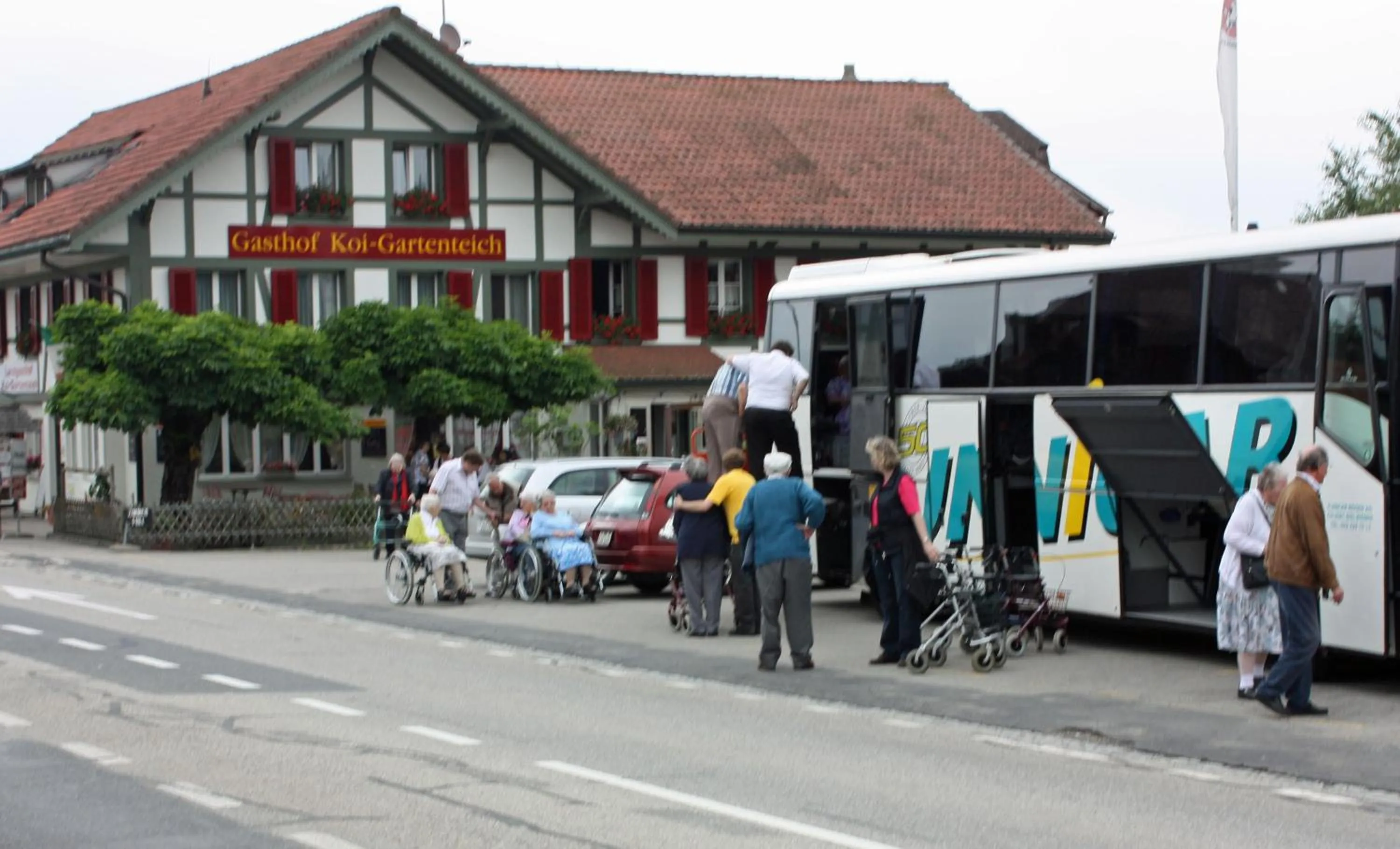 People in Hotel Koi-Gartenteich