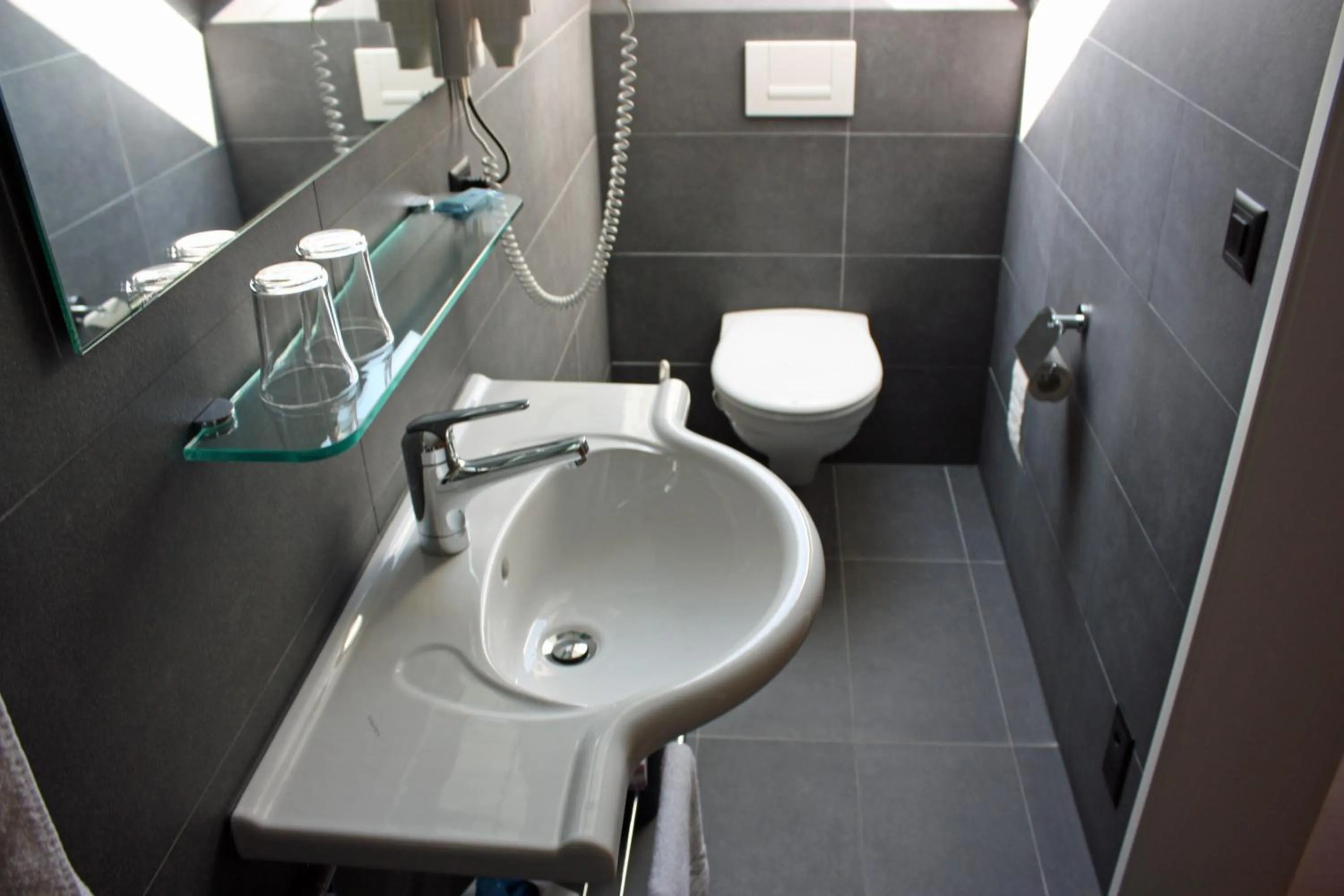 Bathroom in Hotel Koi-Gartenteich