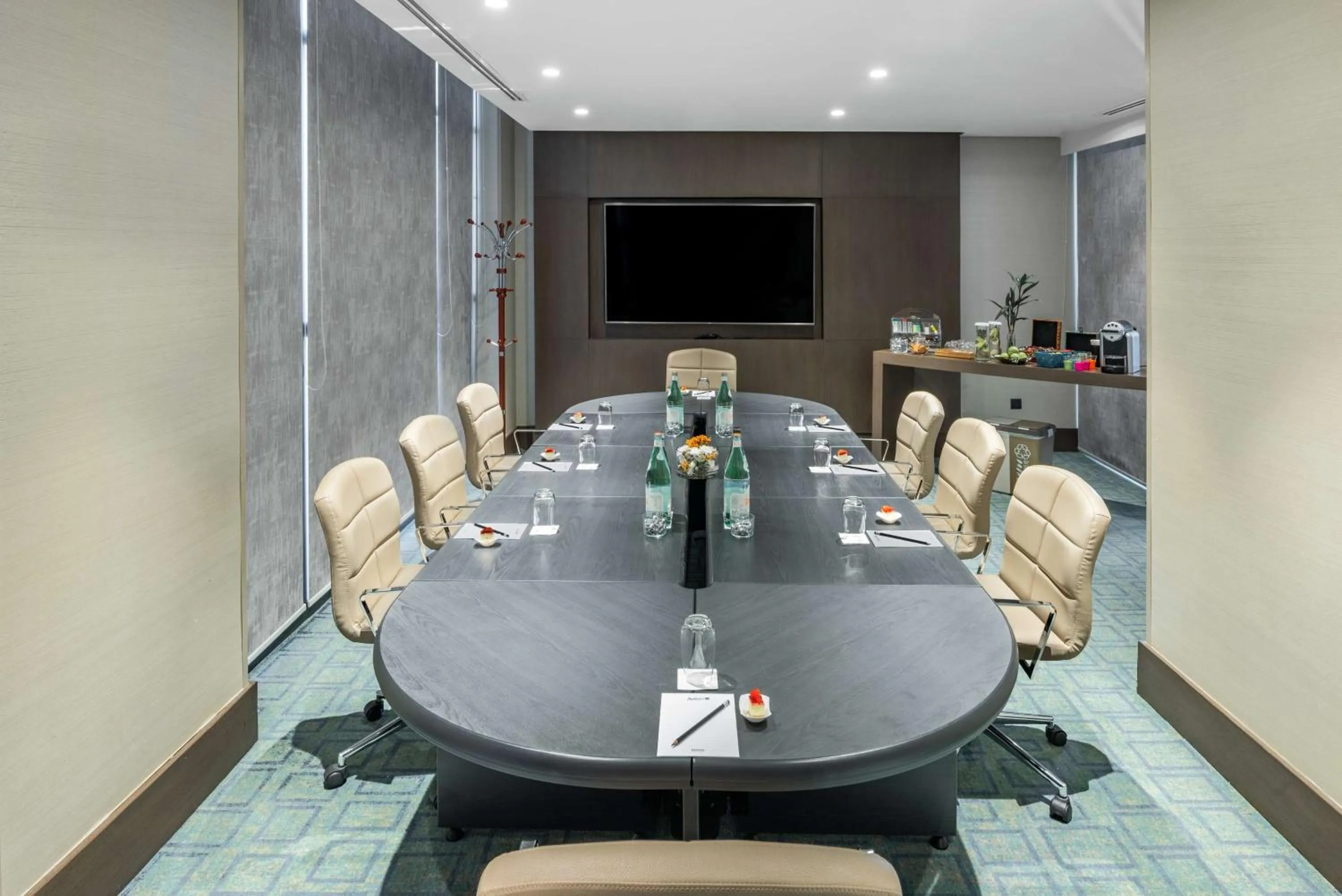 Meeting/conference room in Radisson Blu Hotel, Jeddah Corniche