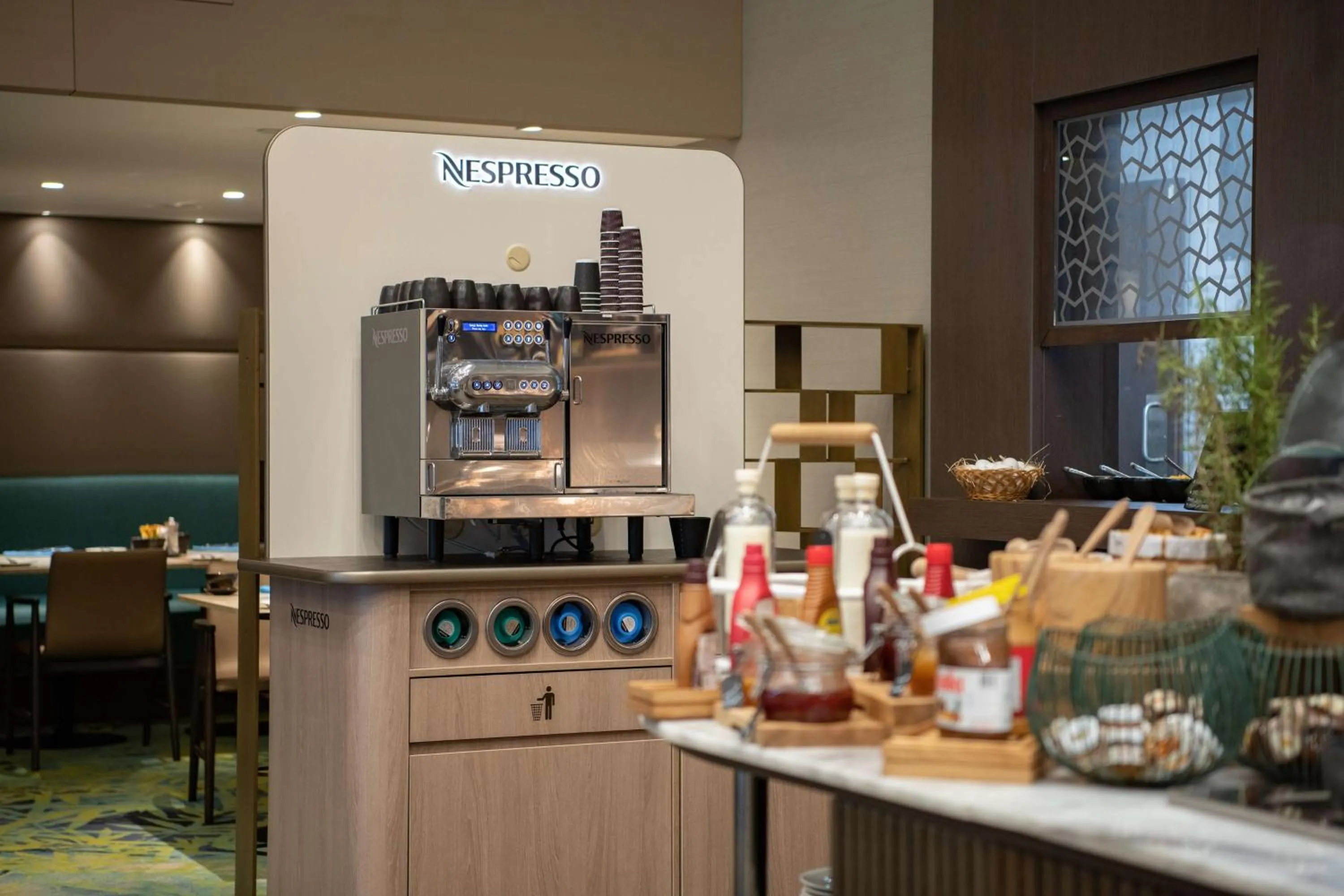 Restaurant/places to eat in Radisson Blu Hotel, Jeddah Corniche