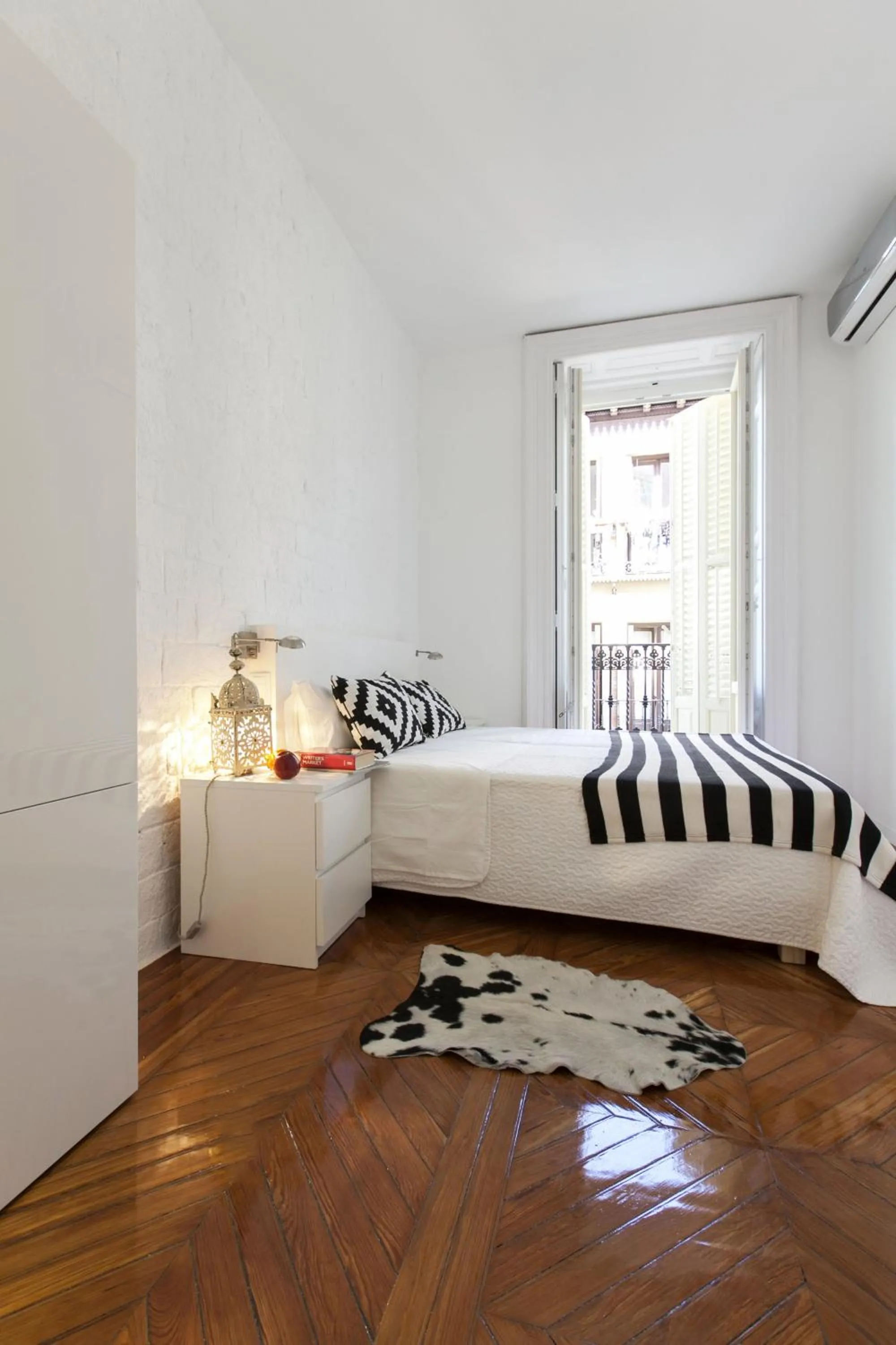 Day, Bed in Apartamentos Matute 11