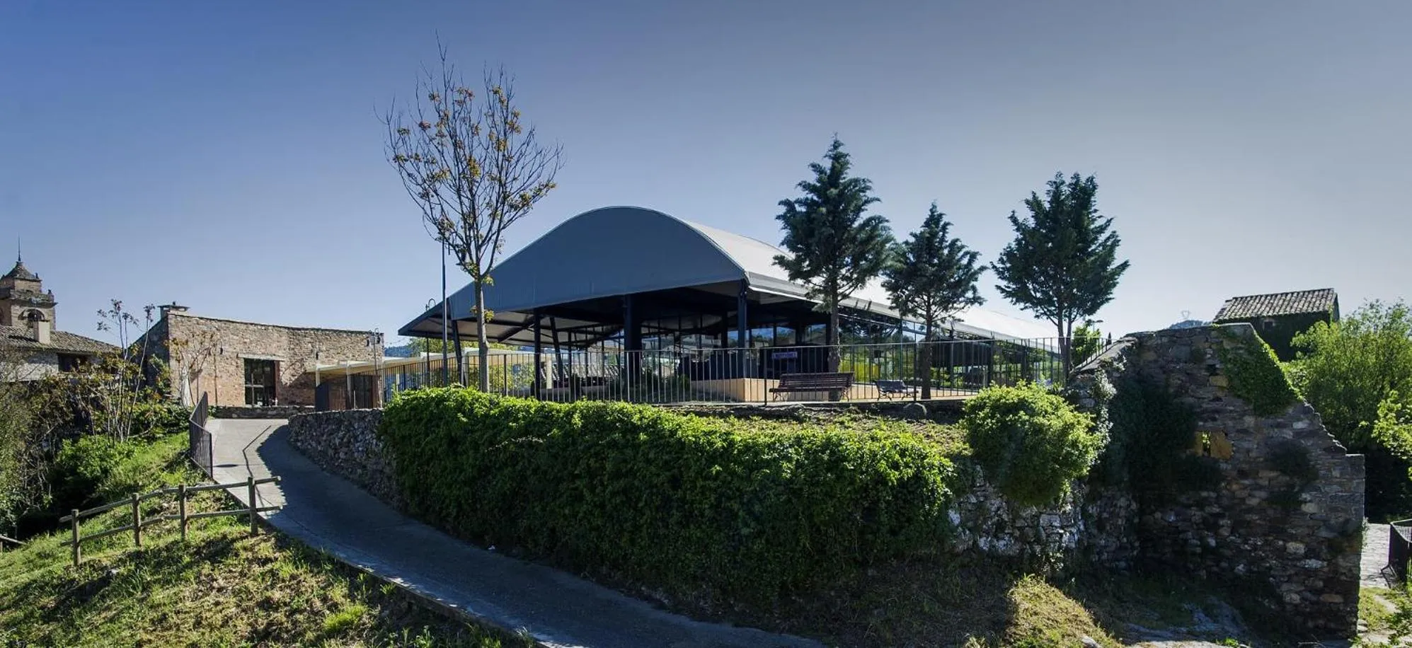 Day in Ligüerre Resort