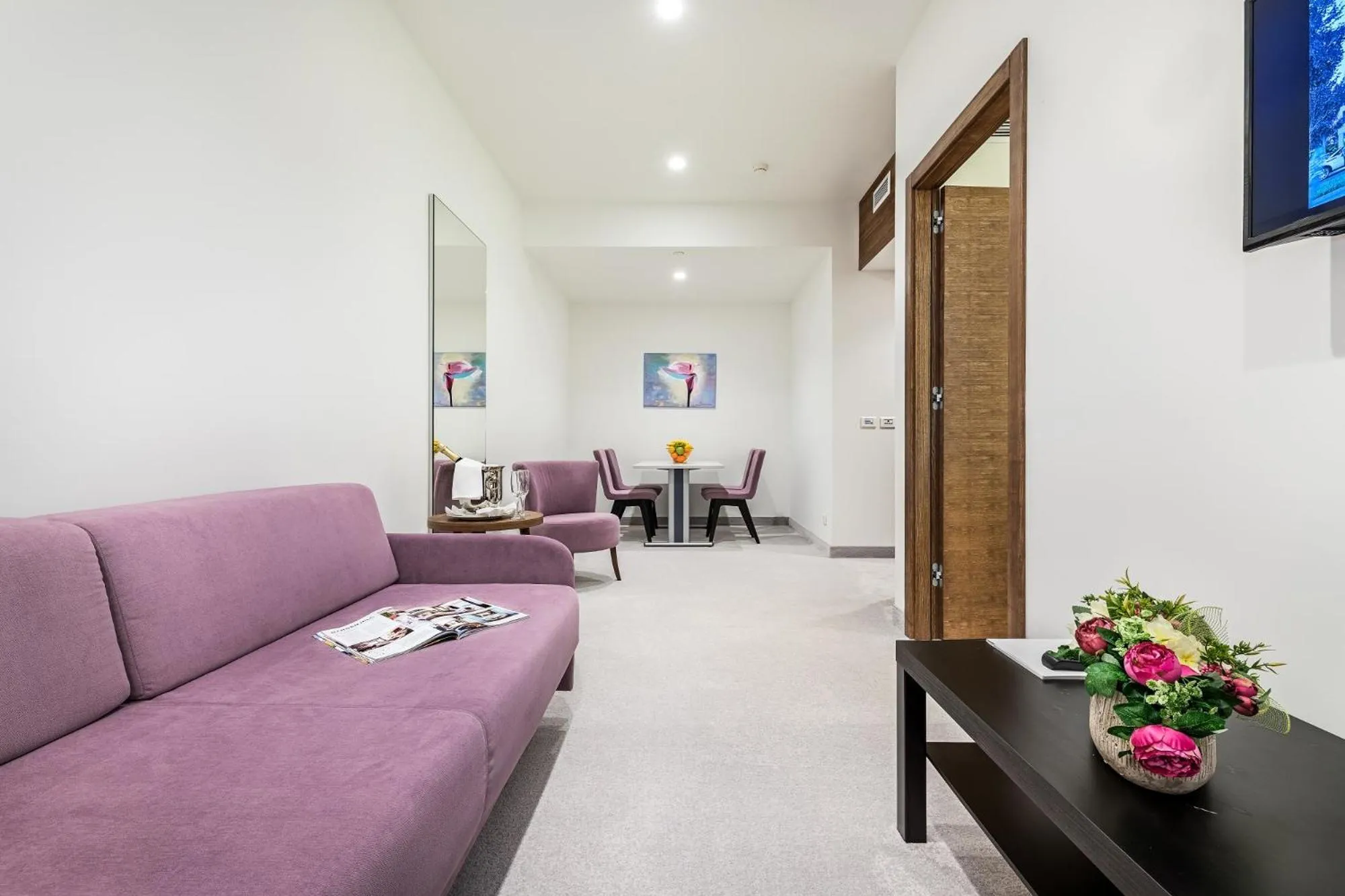 TV and multimedia in Hotel Garden Hill