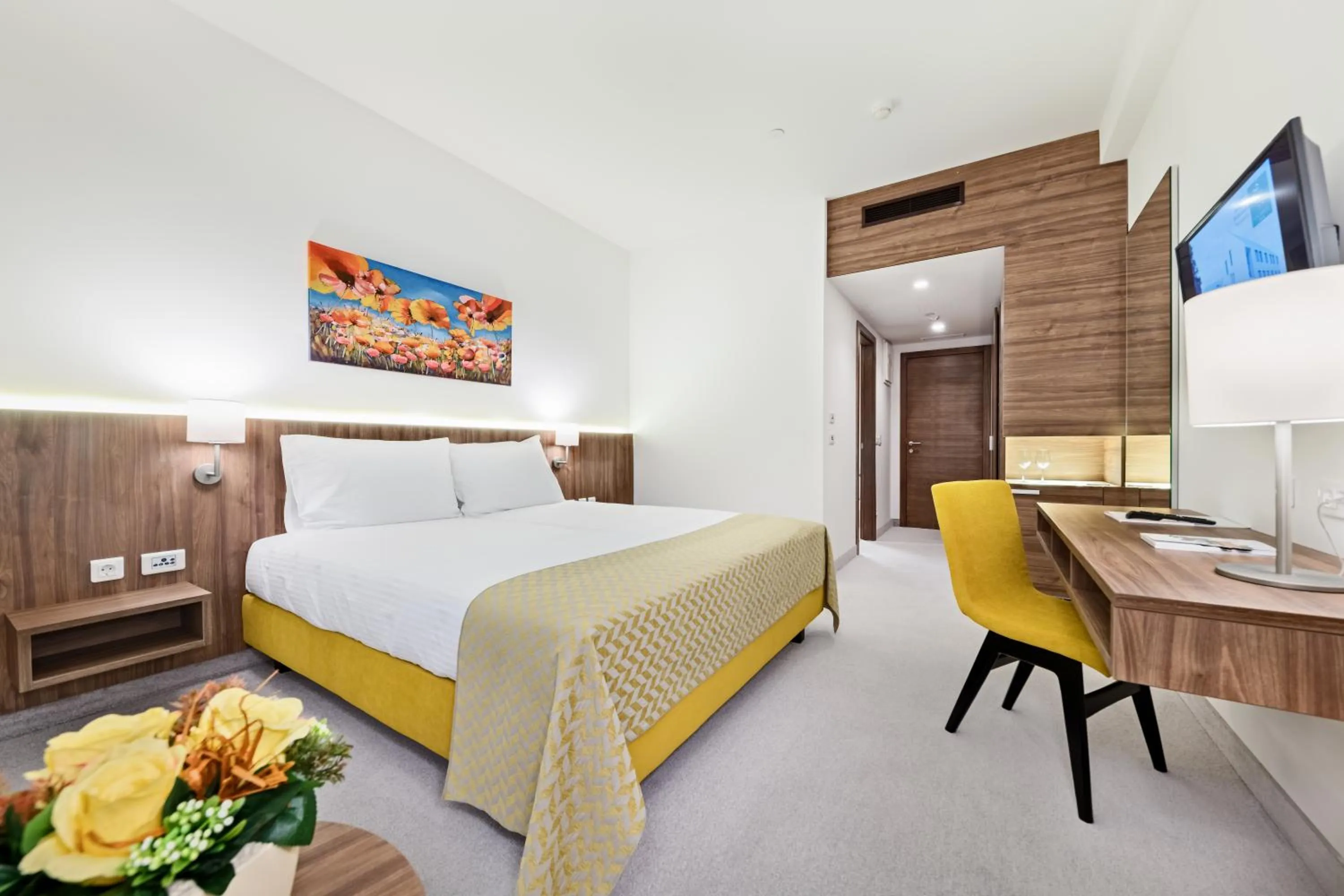 TV and multimedia, Bed in Hotel Garden Hill