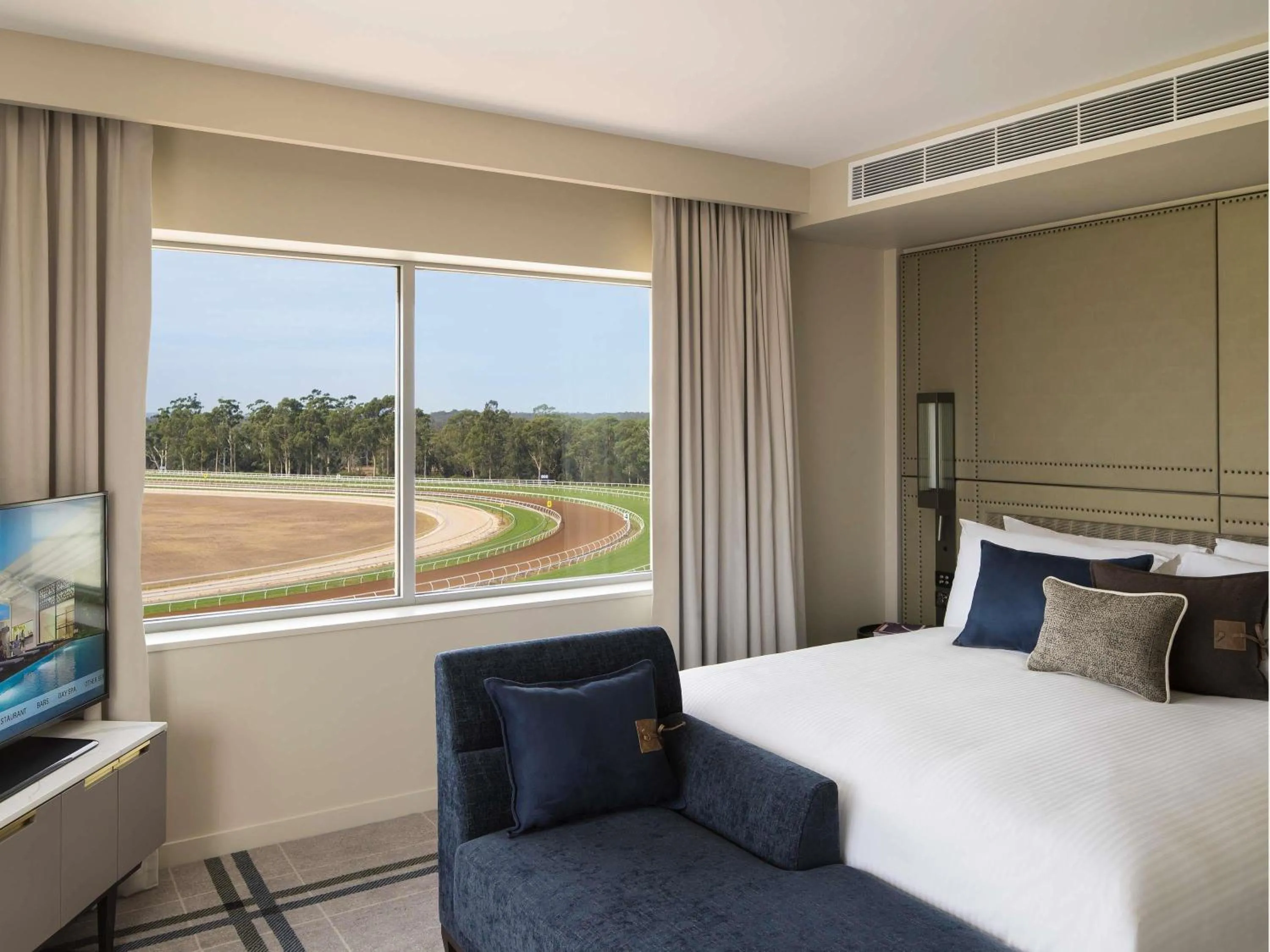 Photo of the whole room, Bed in The William Inglis Mgallery