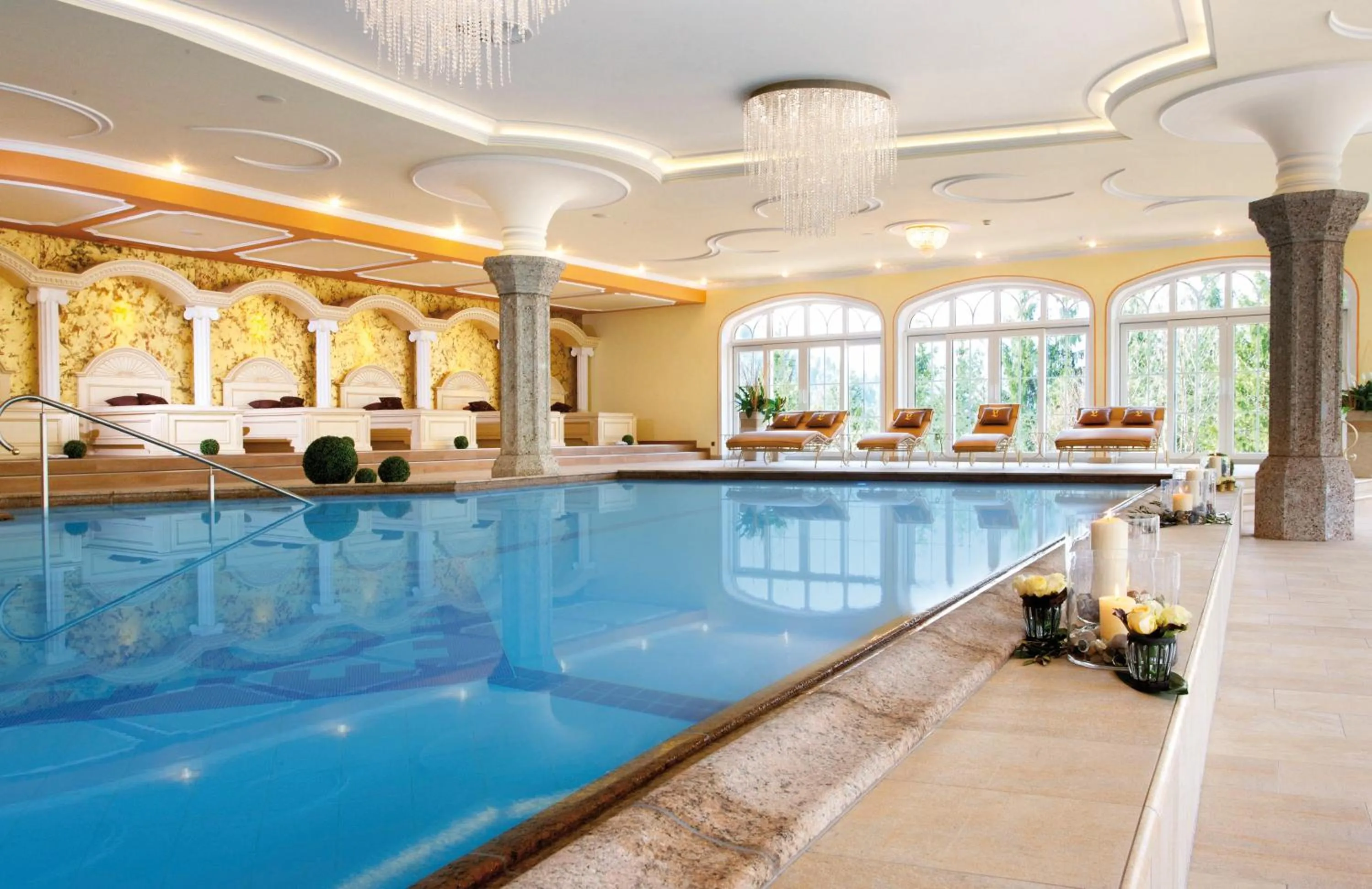 Swimming pool in Der Lärchenhof