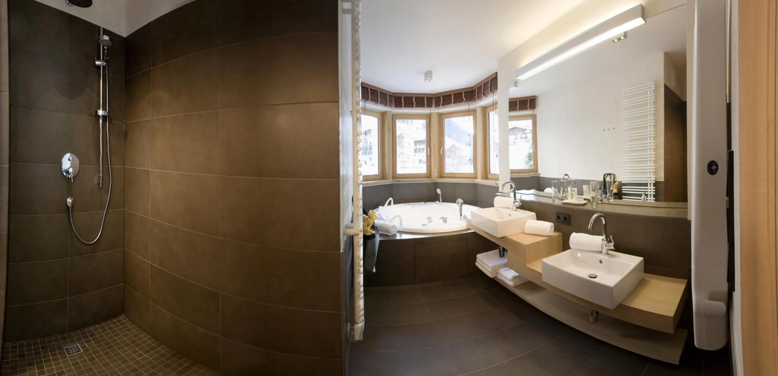 Hot Tub in Almhof Family und Wellness Resort