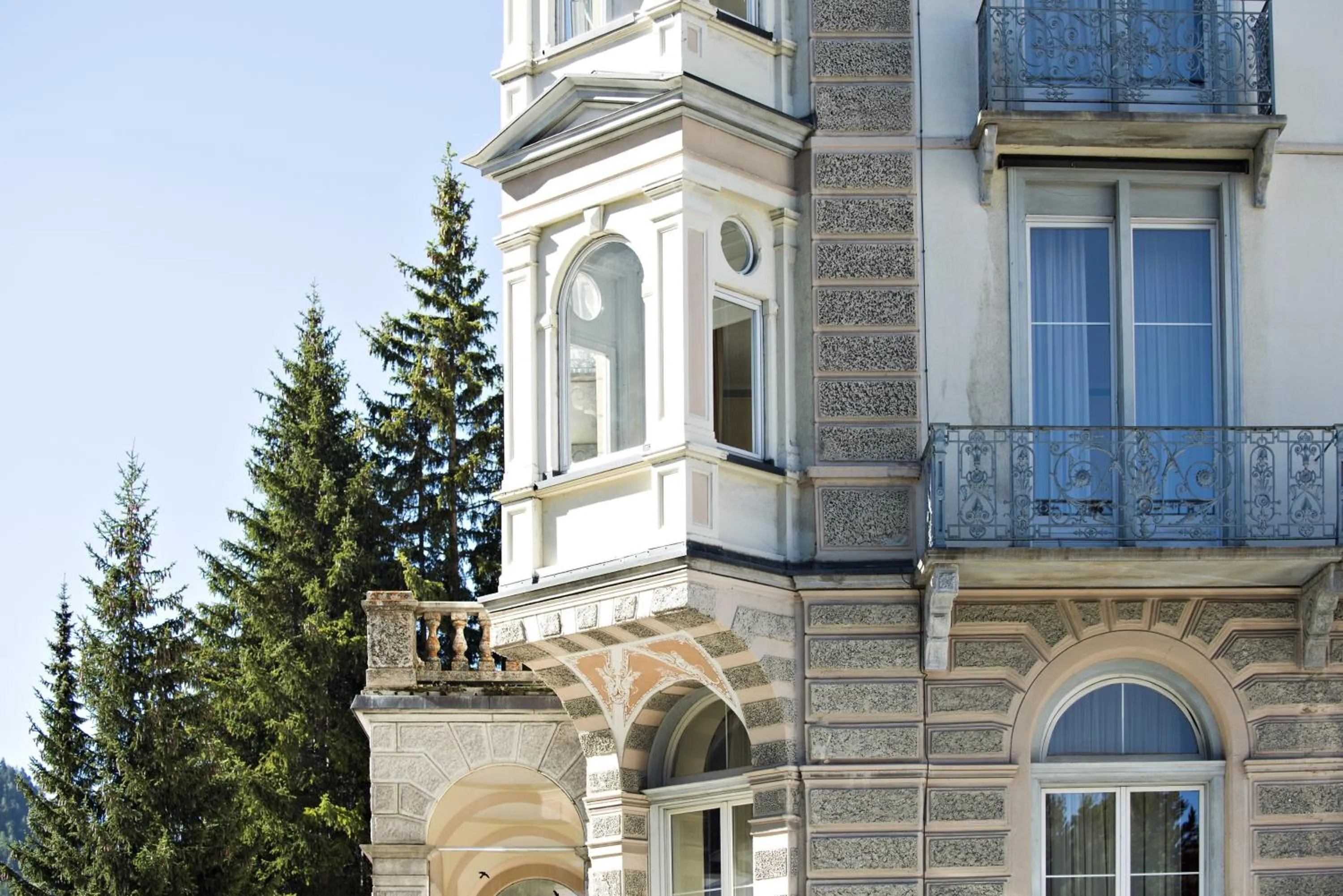 Property building in Hotel Reine Victoria