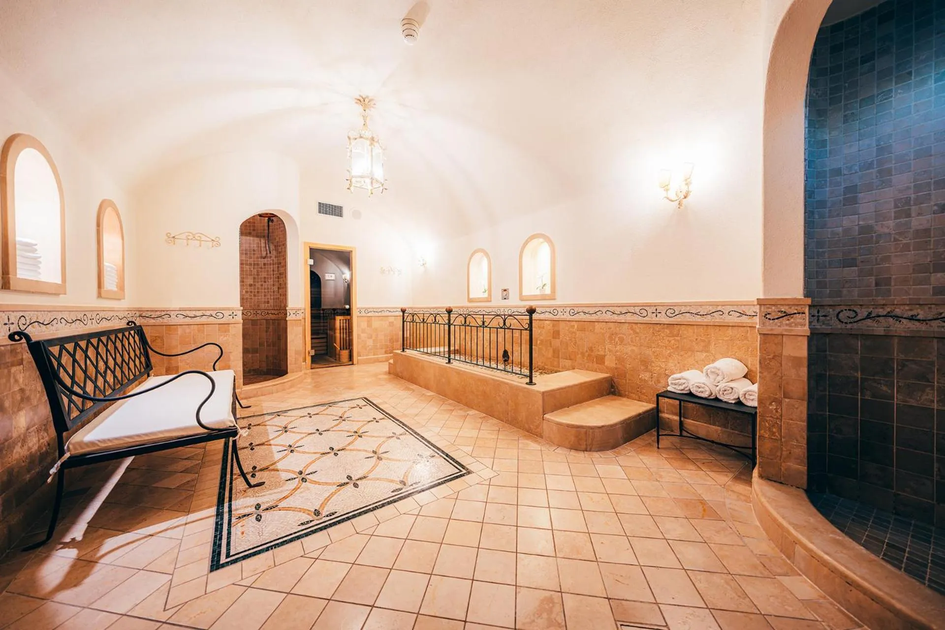 Spa and wellness centre/facilities in Hotel Reine Victoria