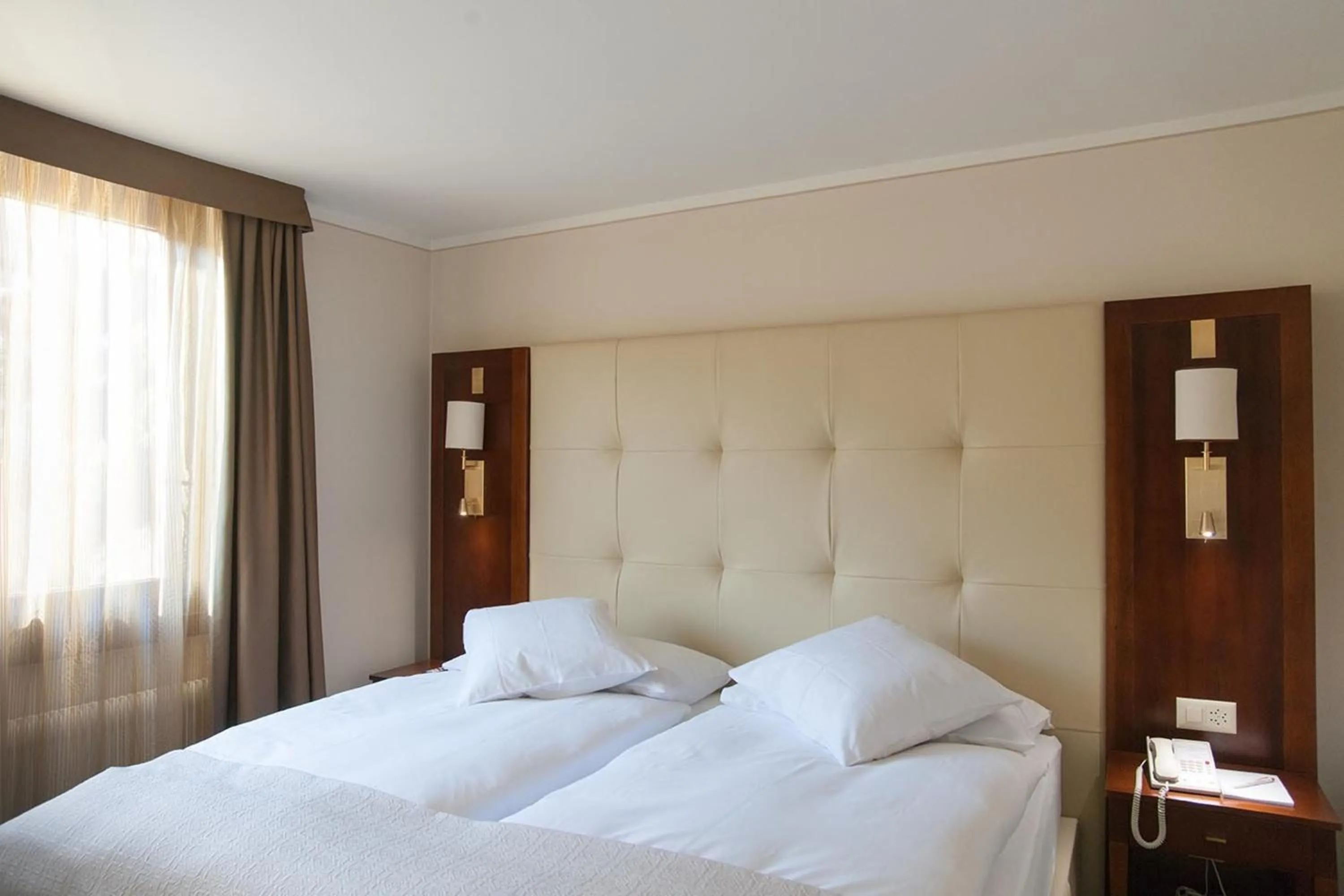 Bed in Hotel Reine Victoria