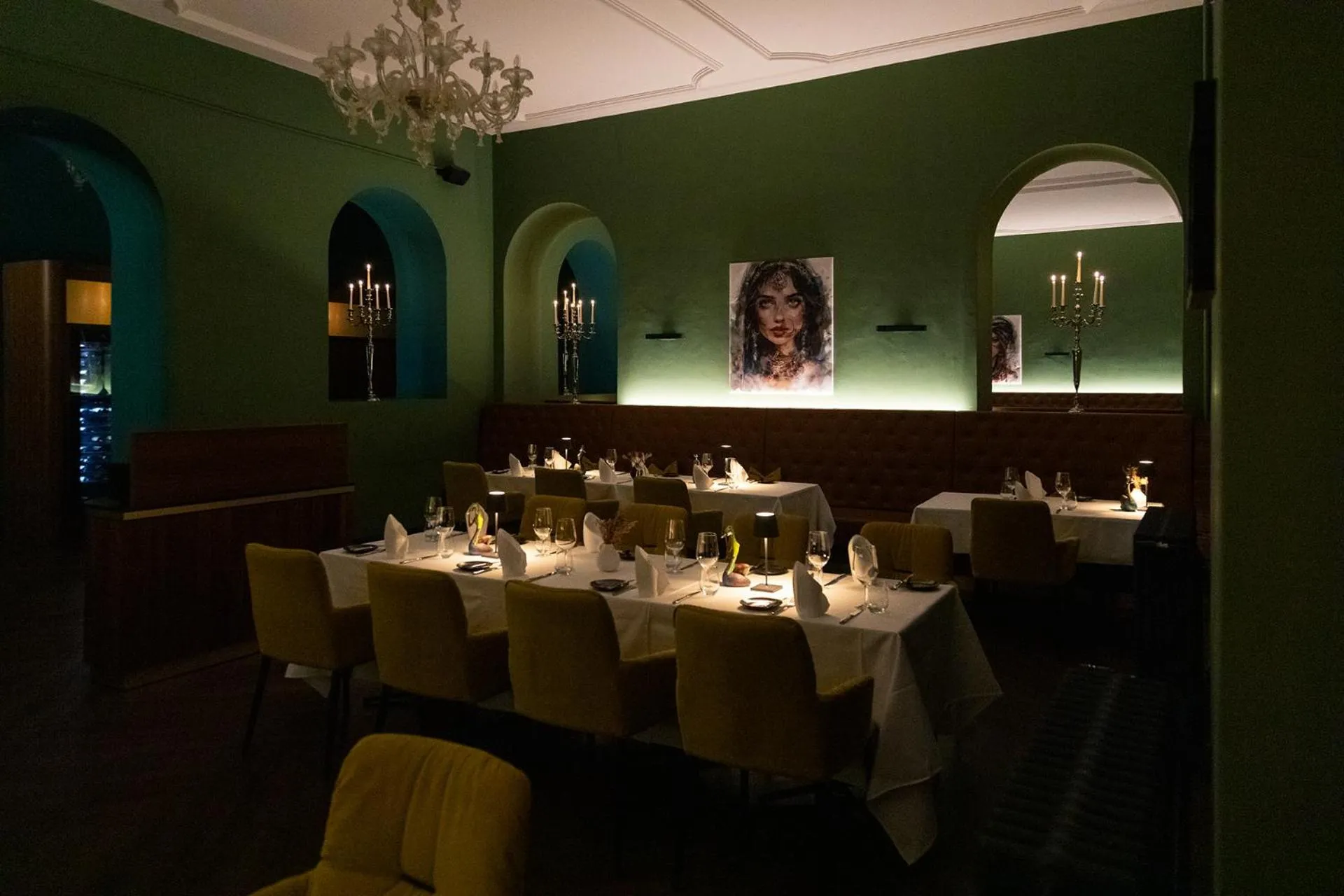 Restaurant/places to eat in Hotel Reine Victoria