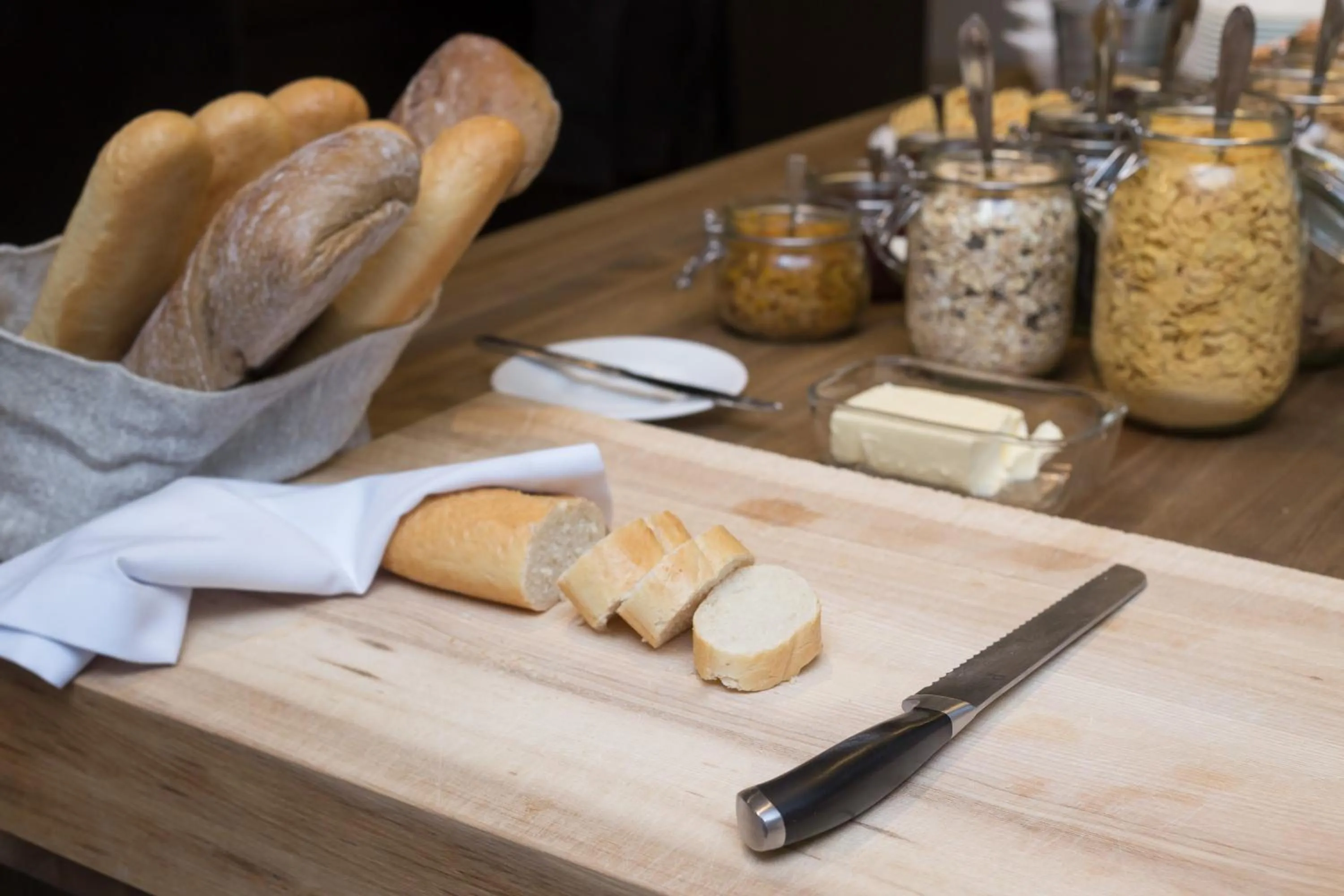 Food and drinks in Corner Hotel