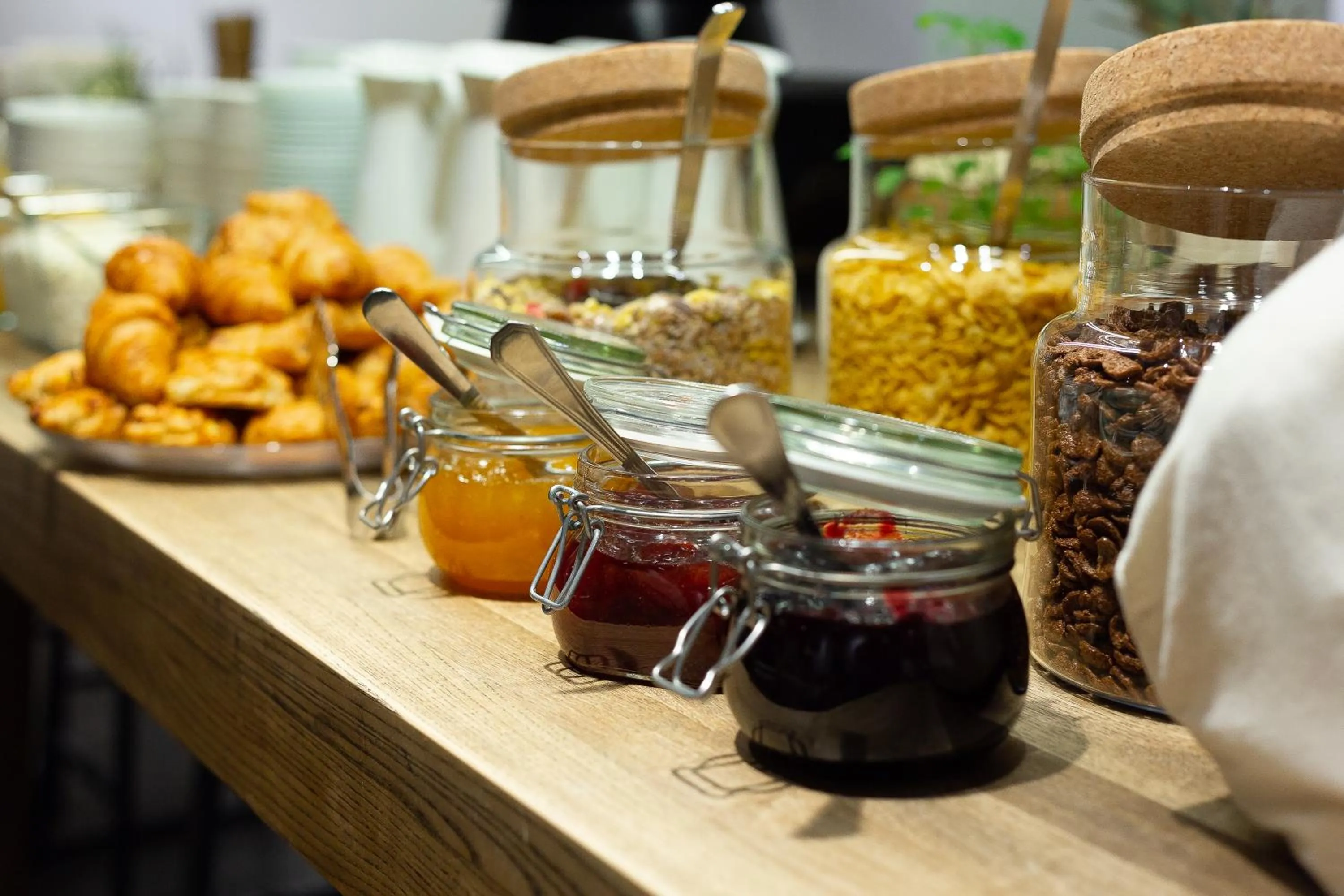 Food and drinks in Corner Hotel