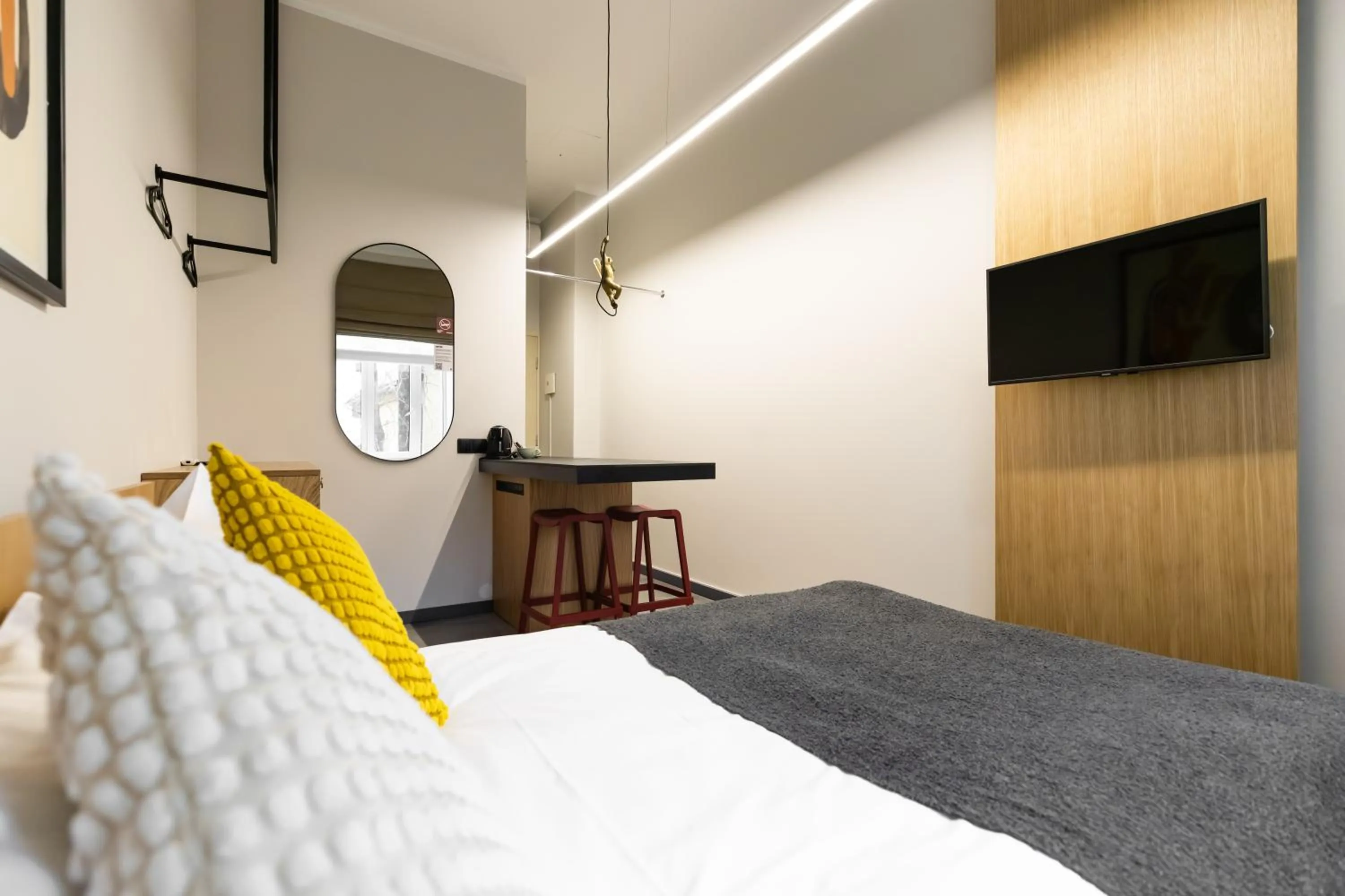 TV and multimedia, Bed in Corner Hotel