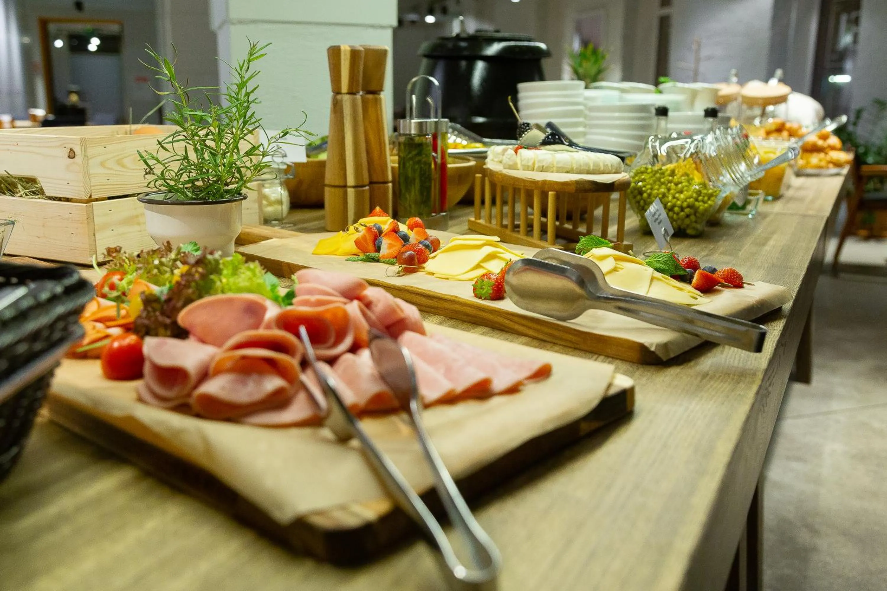 Food and drinks in Corner Hotel