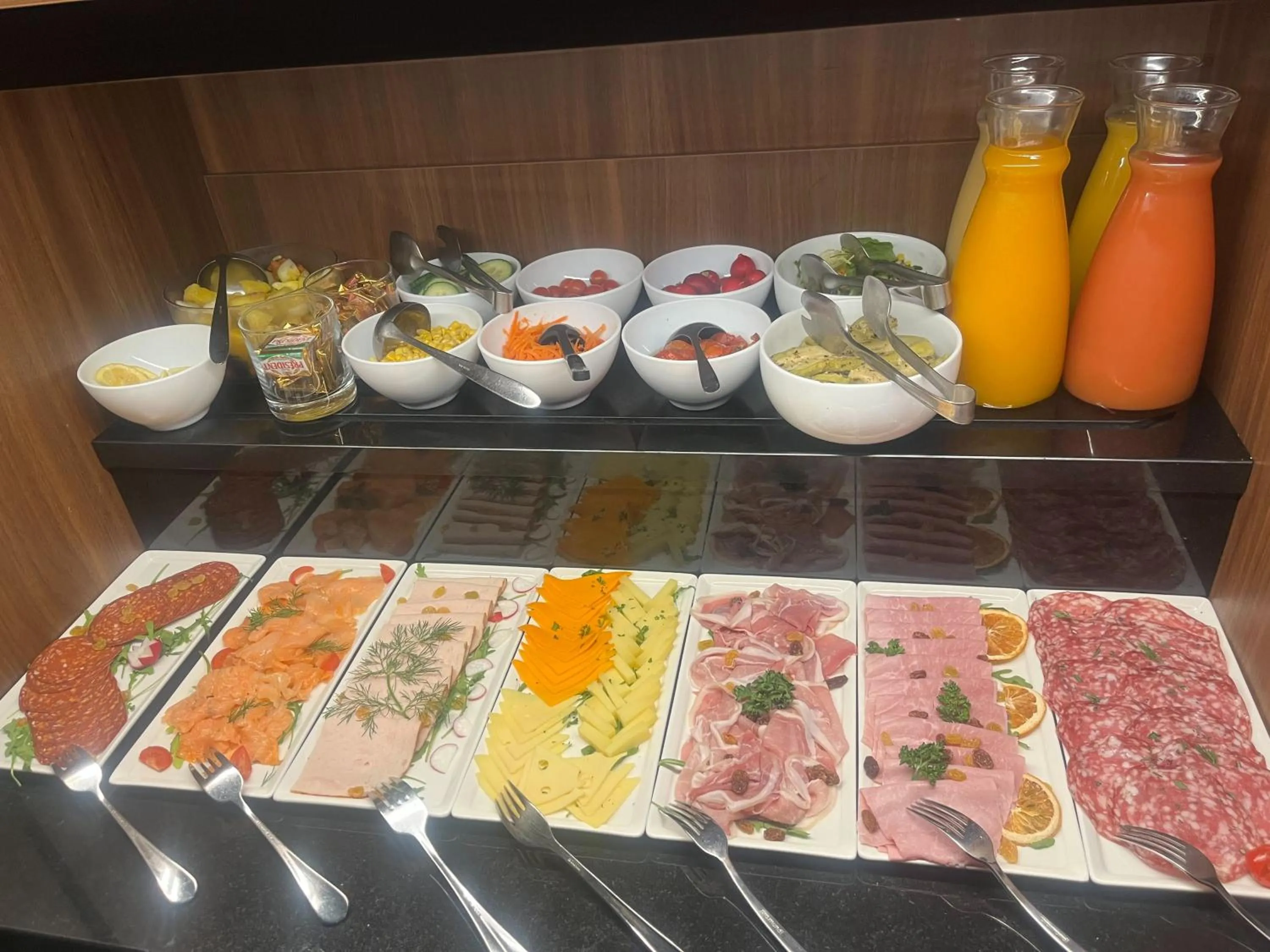 Breakfast in Hôtel Paris Neuilly