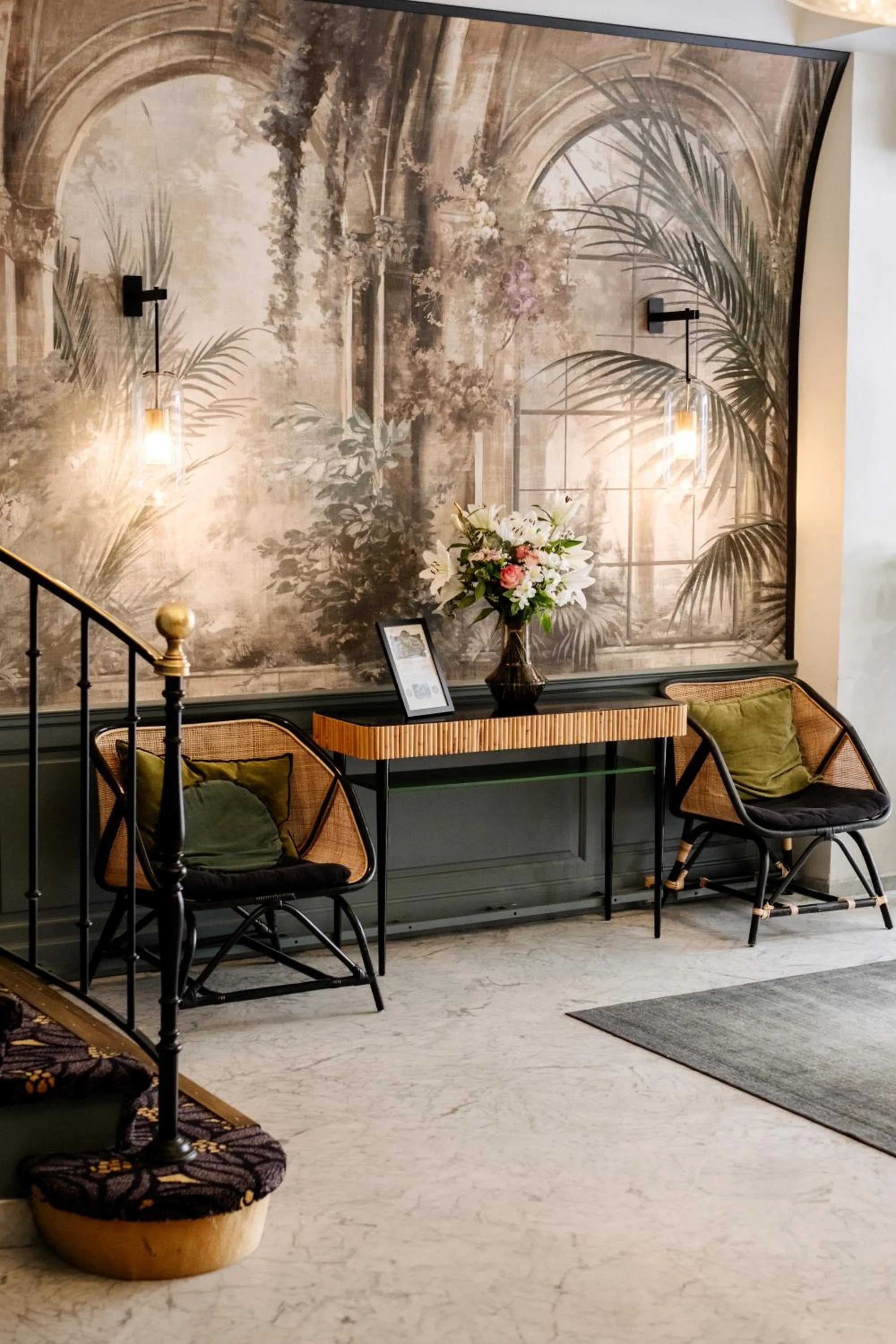 Lobby or reception in Hôtel Paris Neuilly