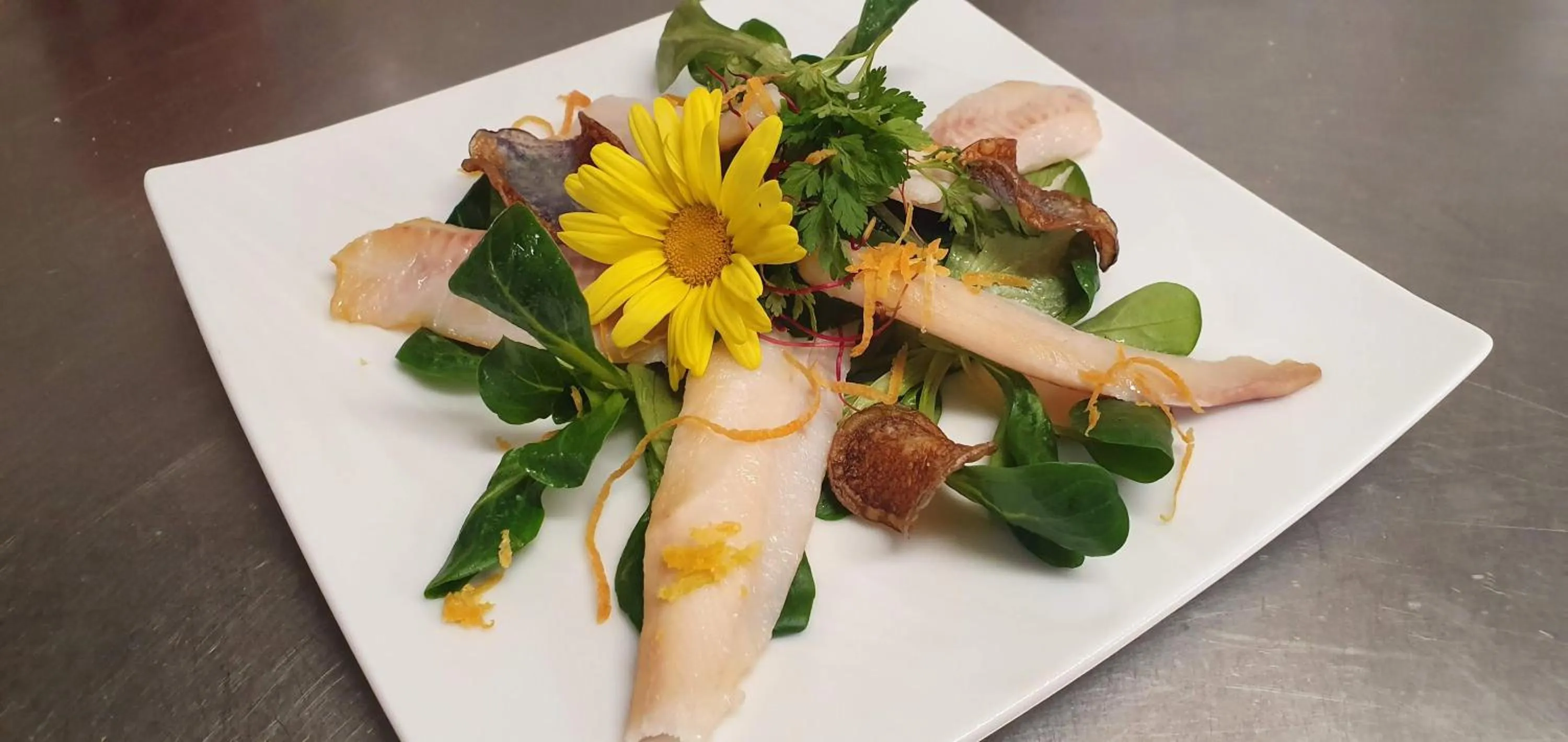 Restaurant/places to eat in Hôtel Dents de Veisivi