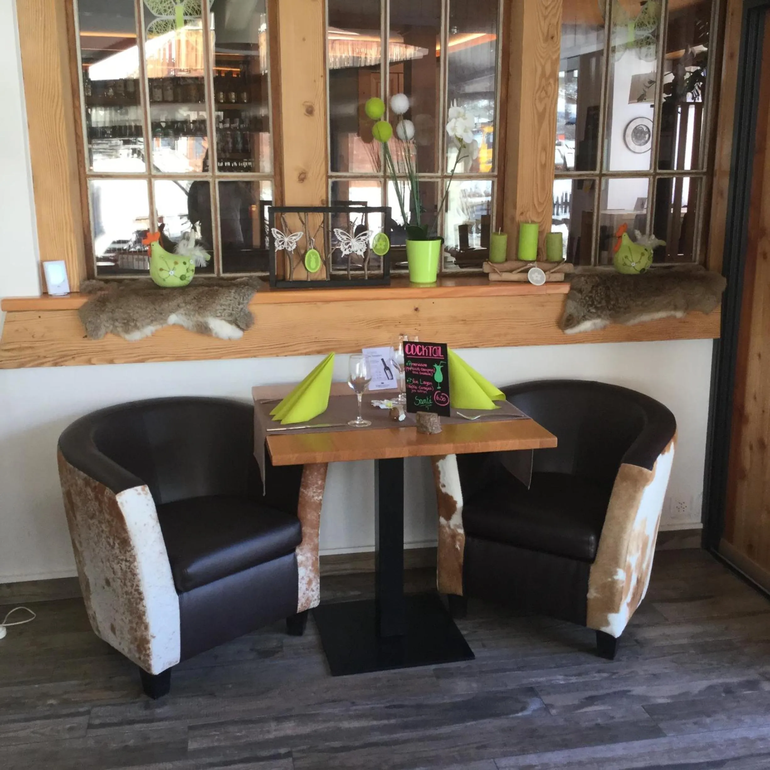 Restaurant/places to eat in Hôtel Dents de Veisivi