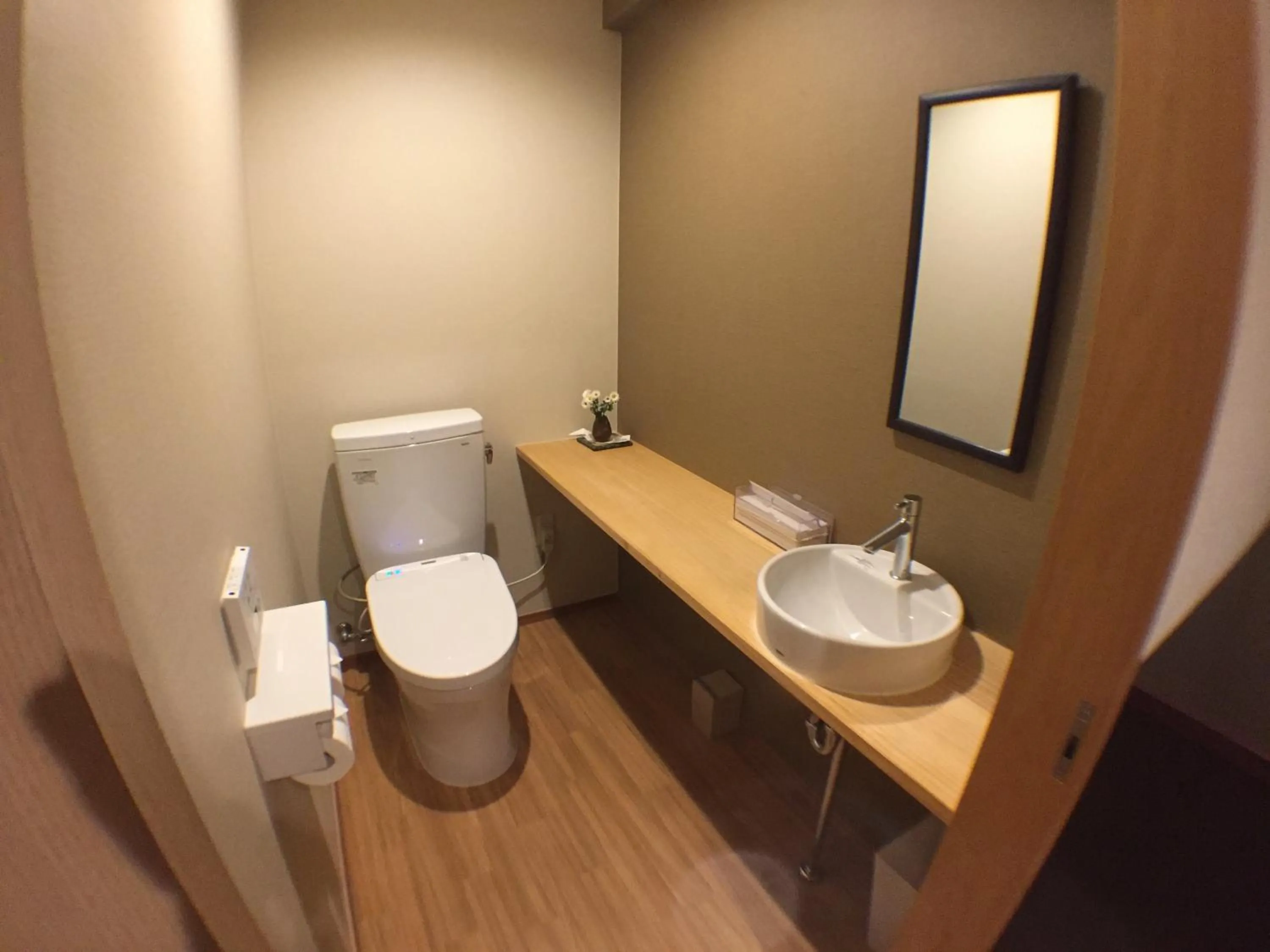 Toilet in Hokuriku Yamashiro Onsen Hotel Kikyou