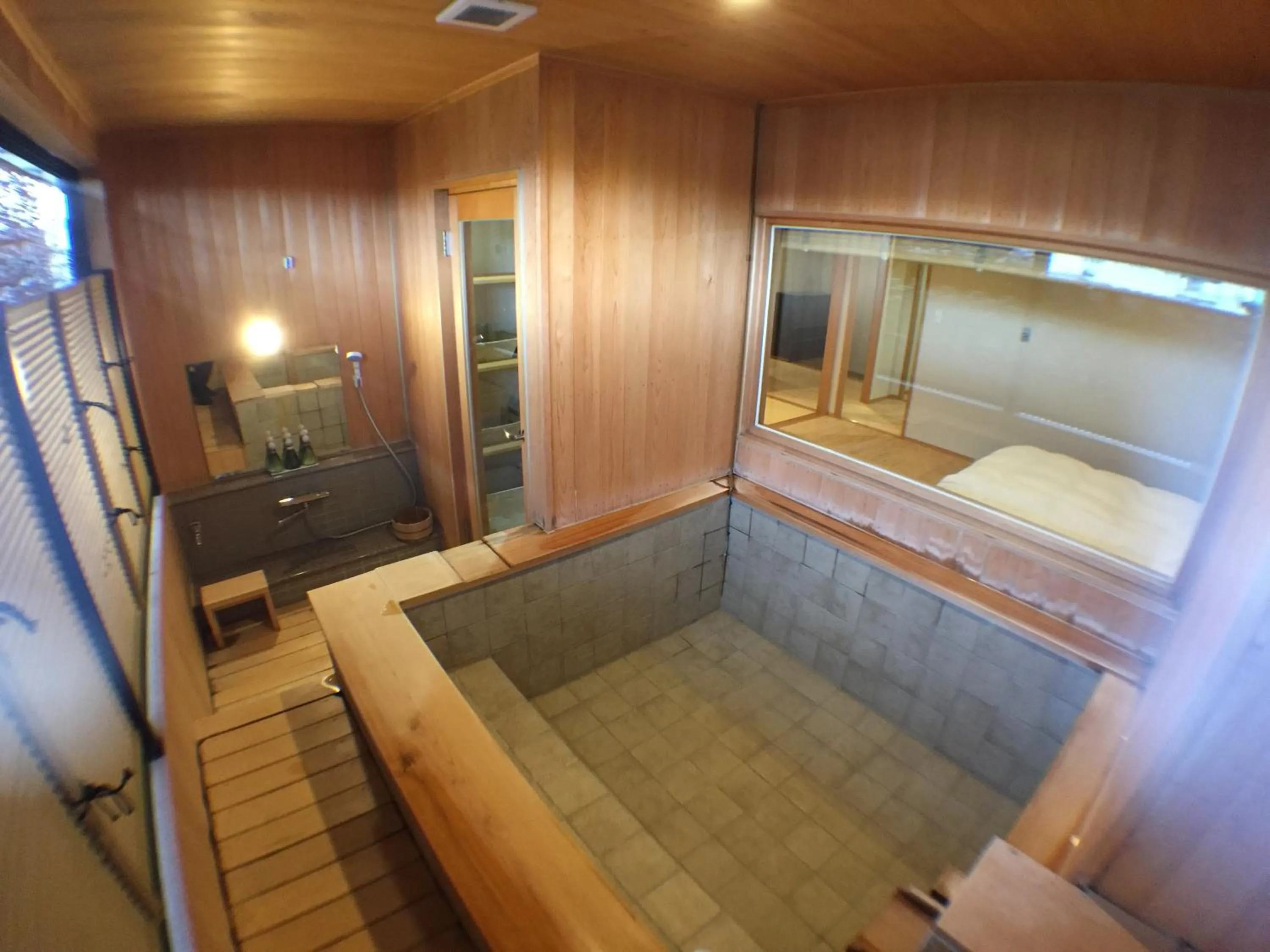 Hot Spring Bath, Bed in Hokuriku Yamashiro Onsen Hotel Kikyou