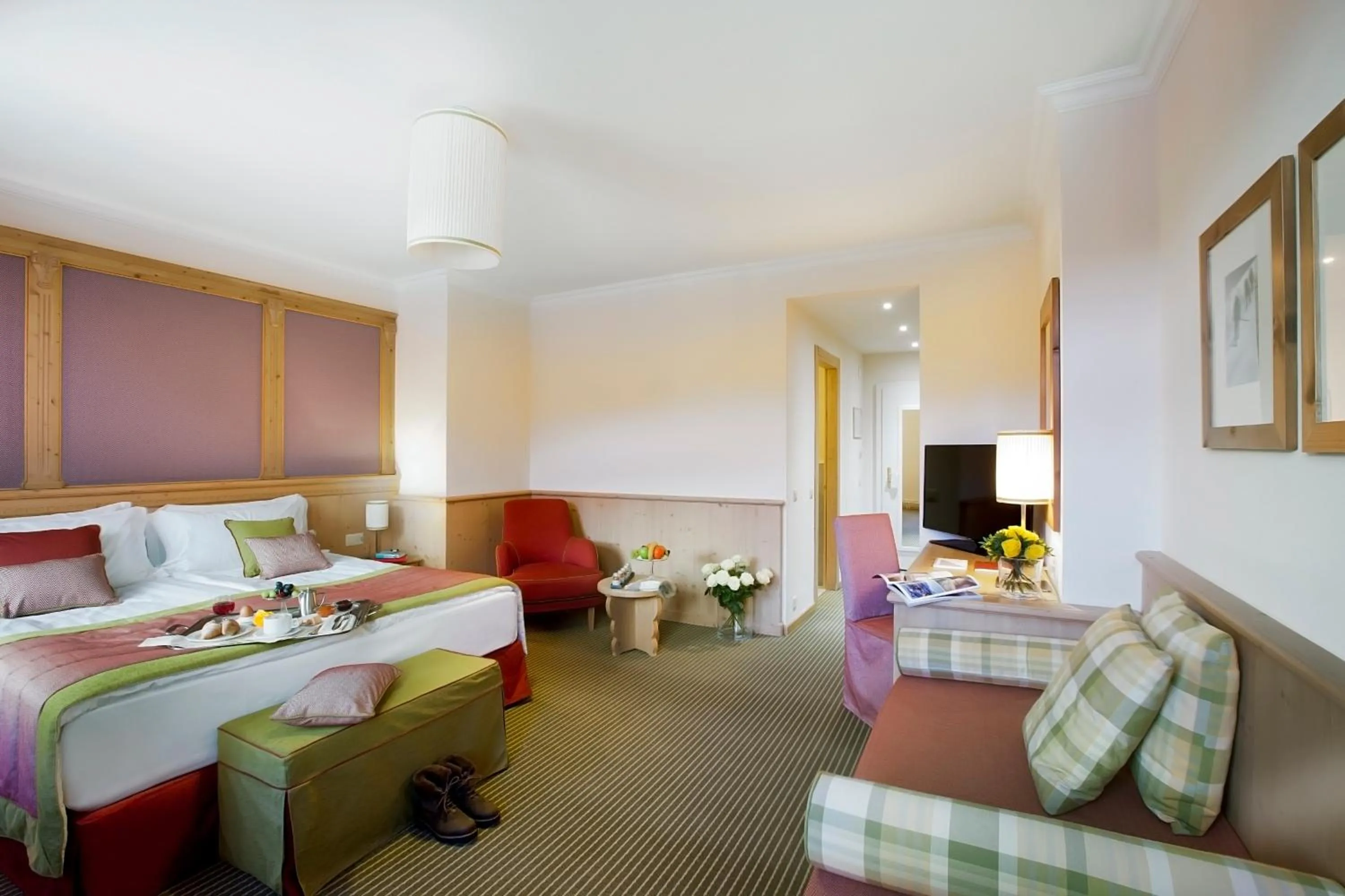 Bedroom, Bed in Schloss Hotel & Spa Pontresina